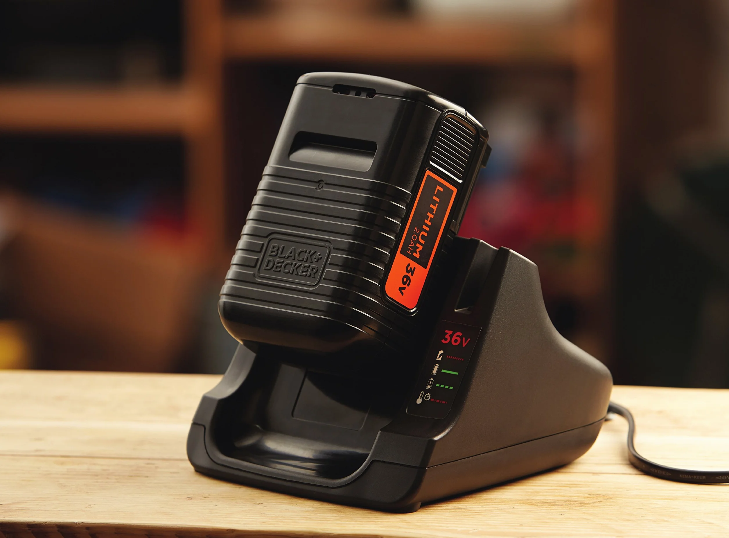 Black+Decker Akumulator litowo-jonowy (36 V 2,0 Ah, kompatybilny ze wszystkimi urządzeniami Black + Decker 36 V ze wskaźnikiem stanu naładowania) BL20362