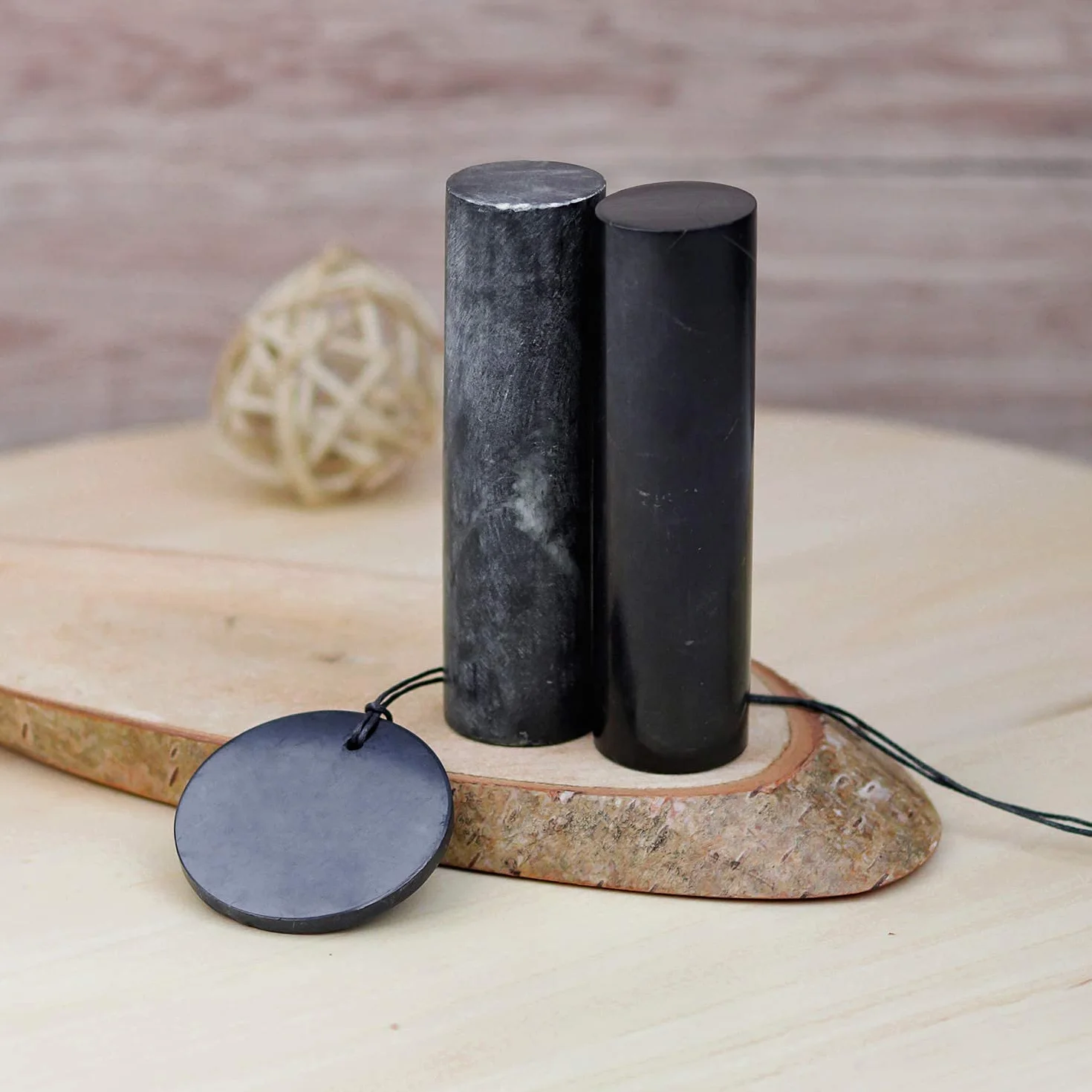 Heka Naturals Harmonizator szungit i steatyt i duży zestaw wisiorków | naturalna redukcja stresu – duchowa ochrona, zestaw naturalnych kryształów – kamienie czakry Feng Shui