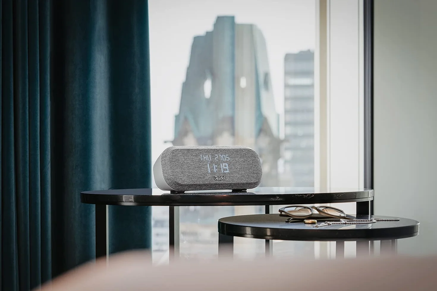 Budzik Teufel Radio ONE HiFi - głośnik Bluetooth z radiem DAB+/FM, funkcjami budzenia, wyłącznikiem czasowym - białe