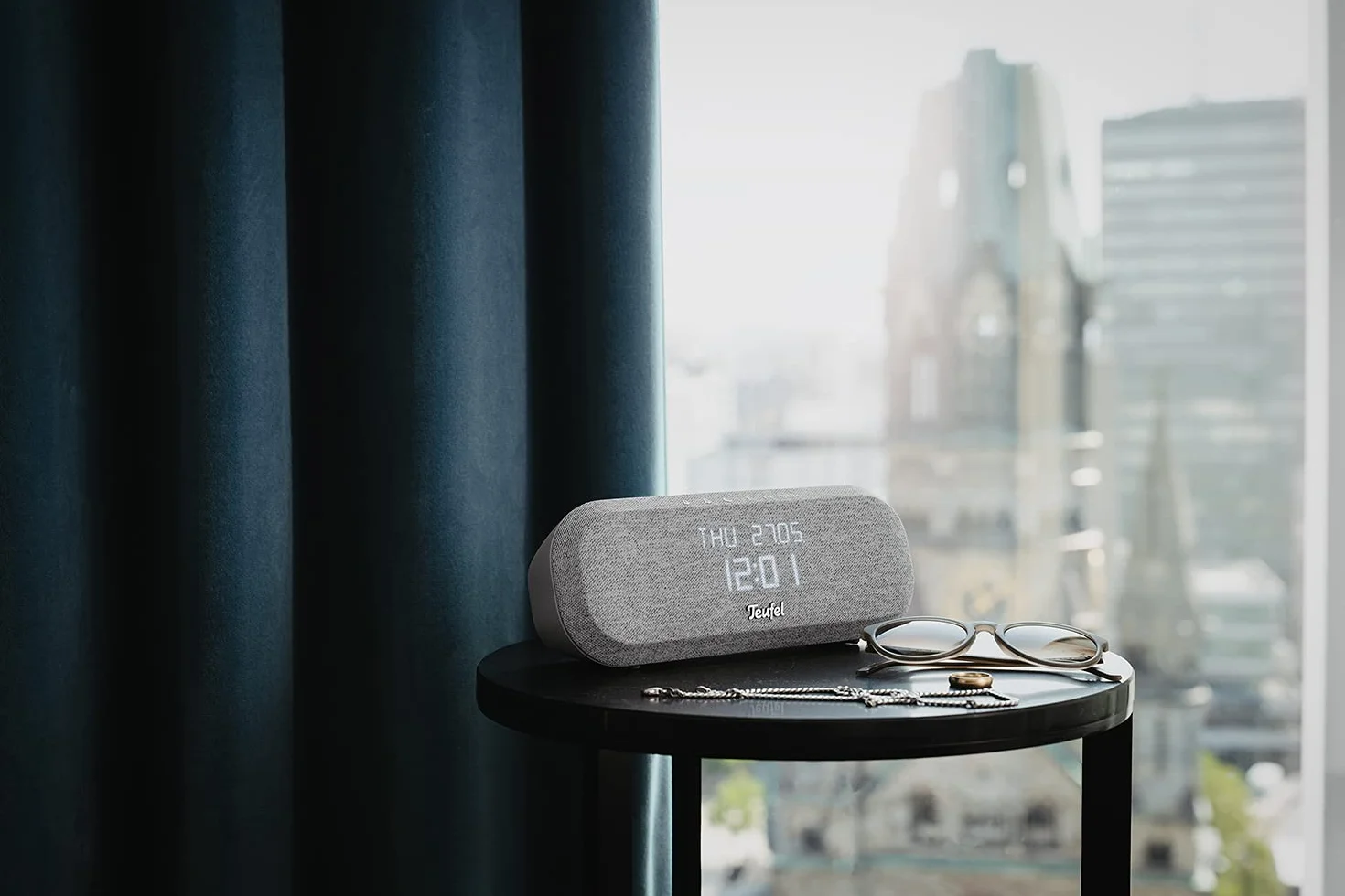 Budzik Teufel Radio ONE HiFi - głośnik Bluetooth z radiem DAB+/FM, funkcjami budzenia, wyłącznikiem czasowym - białe