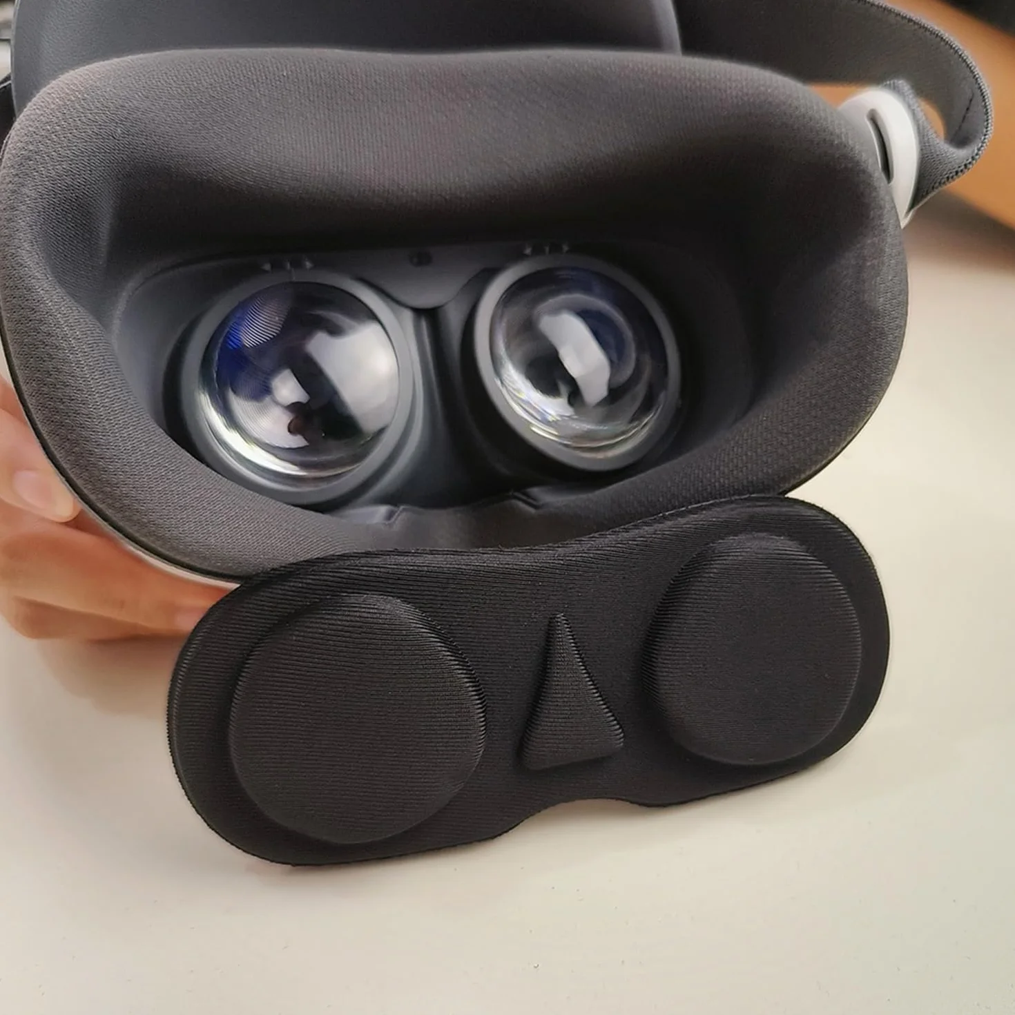 Osłona obiektywu VR na słuchawki, gąbka ochronna do soczewek VR, kompatybilna z Quest 3 i kompatybilna z Quest 2, odporna na zarysowania pyłoszczelna osłona ochronna do Oculus Quest 2 (czarna)