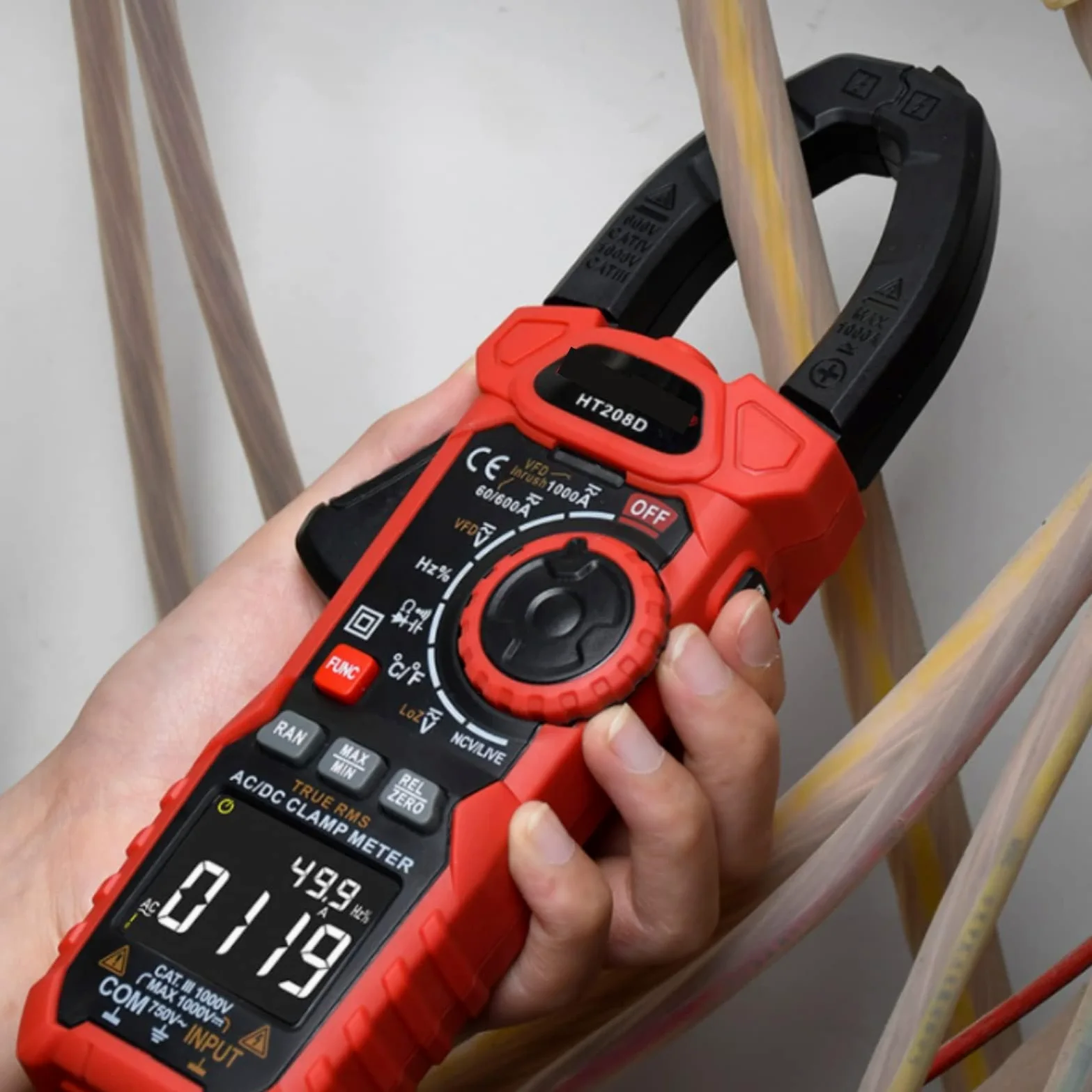HT208D cyfrowy miernik cęgowy, przenośny multimetr AC / DC tester napięcia prądu stałego NCV 6000 zliczeń dla zasilania konwersji częstotliwości