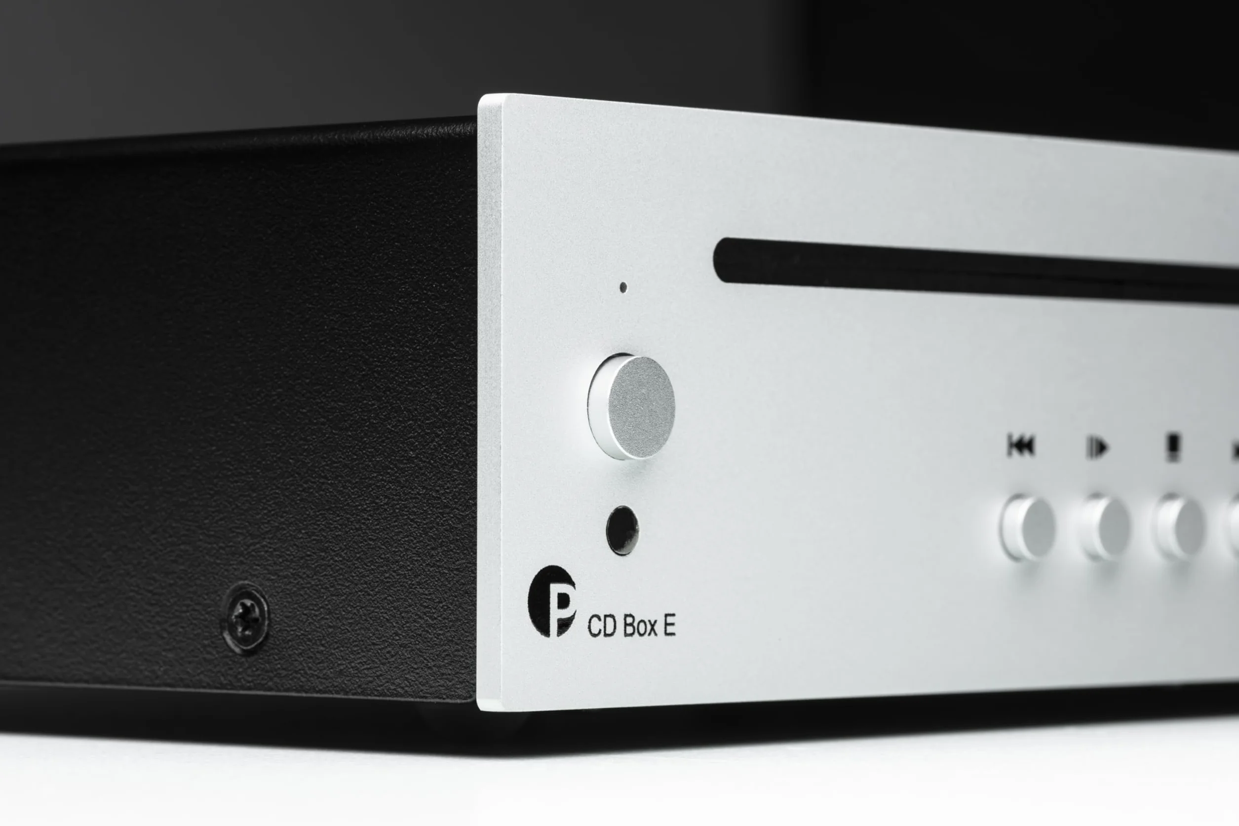 Pro-Ject CD Box E, ultra kompaktowy odtwarzacz CD dla początkujących z prawdziwym napędem CD Red Book CD-DA, czarny