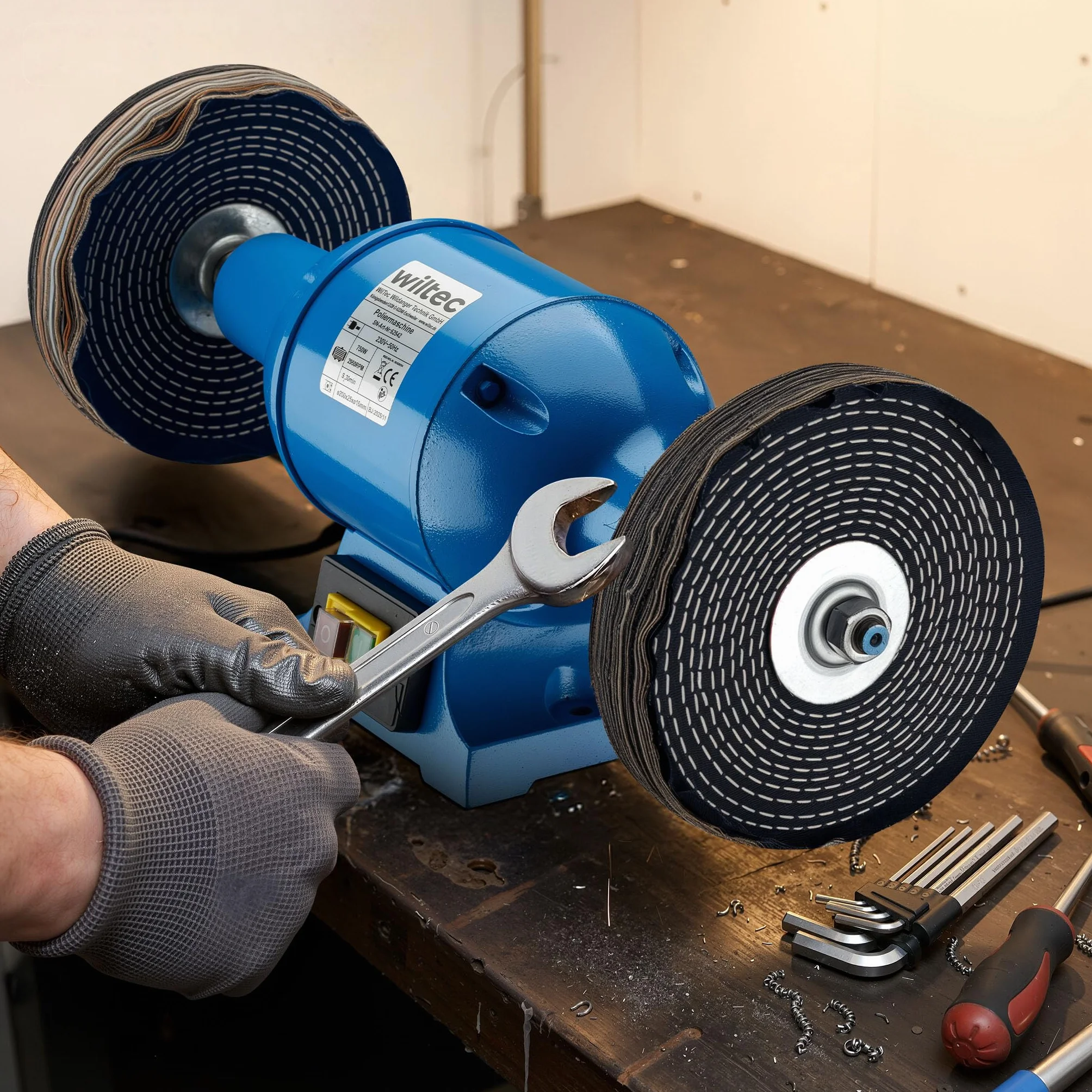 Wiltec Polerka 750 W Ø 200 mm 2950 U/min elektryczna żeliwna