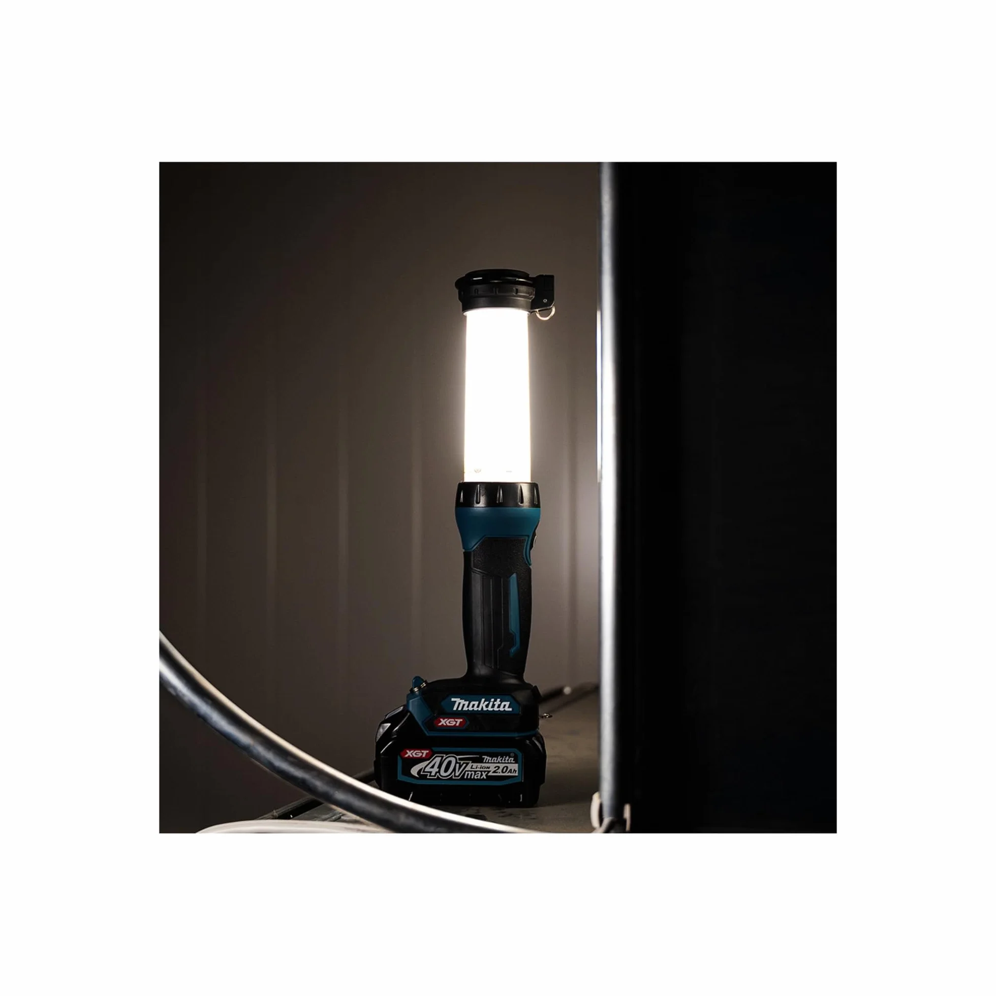 Makita ML002G 40V Max Li-Ion XGT latarka LED – baterie i ładowarki nie wchodzą w zakres dostawy