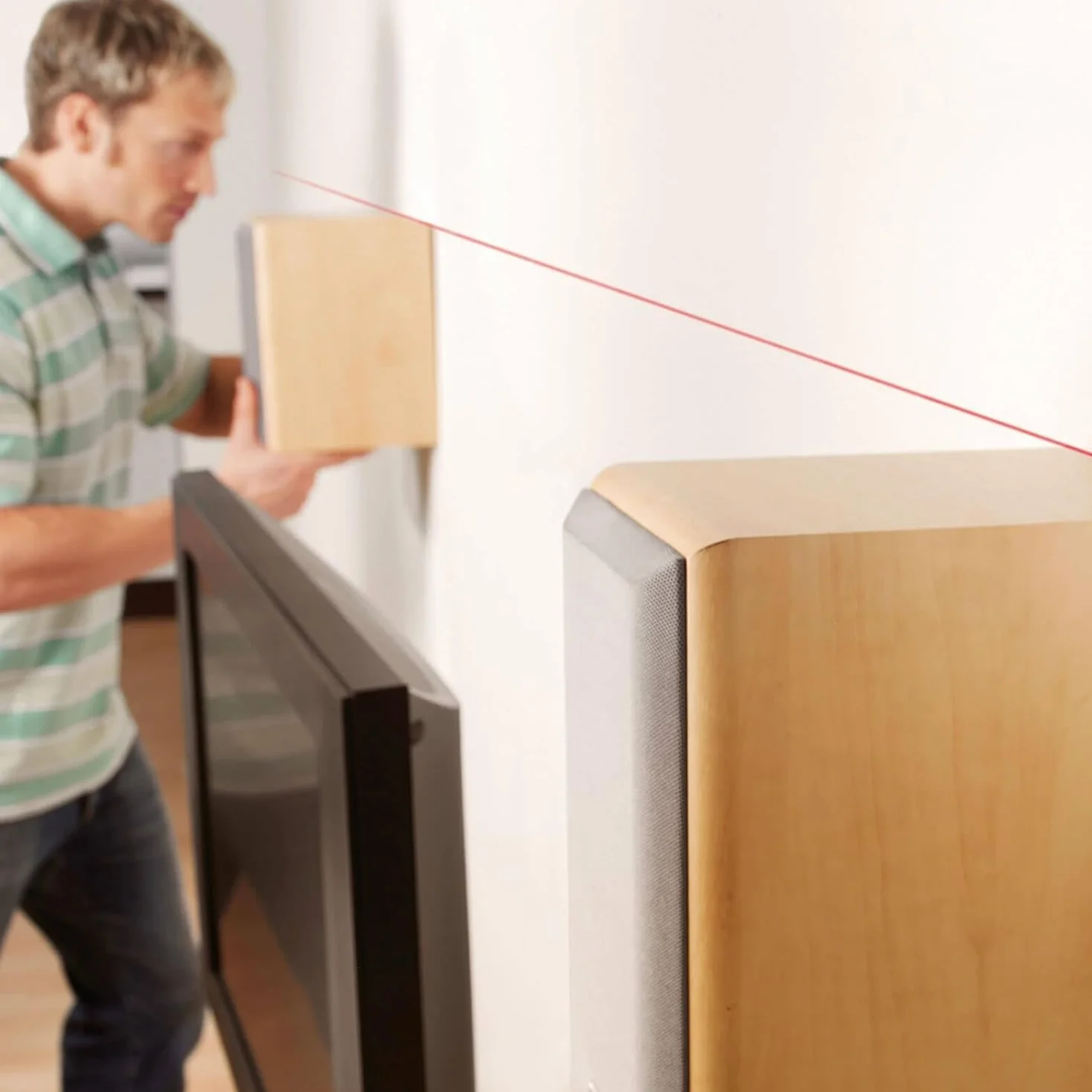 Bosch Home And Garden Poziomica Laserowa Easylevel z Uchwytem Ściennym (Linia Laserowa do Elastycznego Wyrównywania Elementów na Ścianach i Punkt Laserowy do Przenoszenia Wysokości)