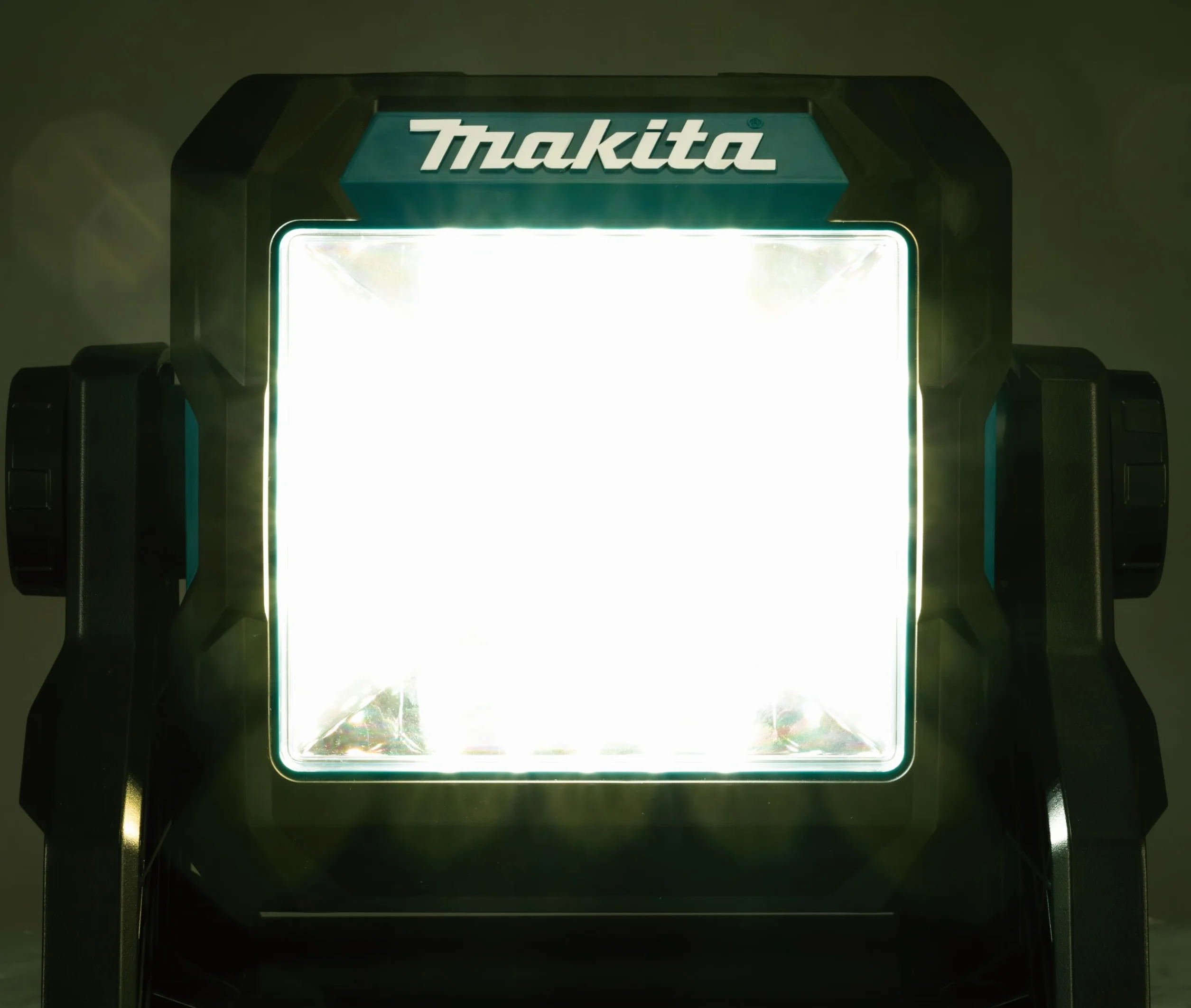 Makita Gt Lampa Robocza, Wielokolorowy, 1100 lumenów