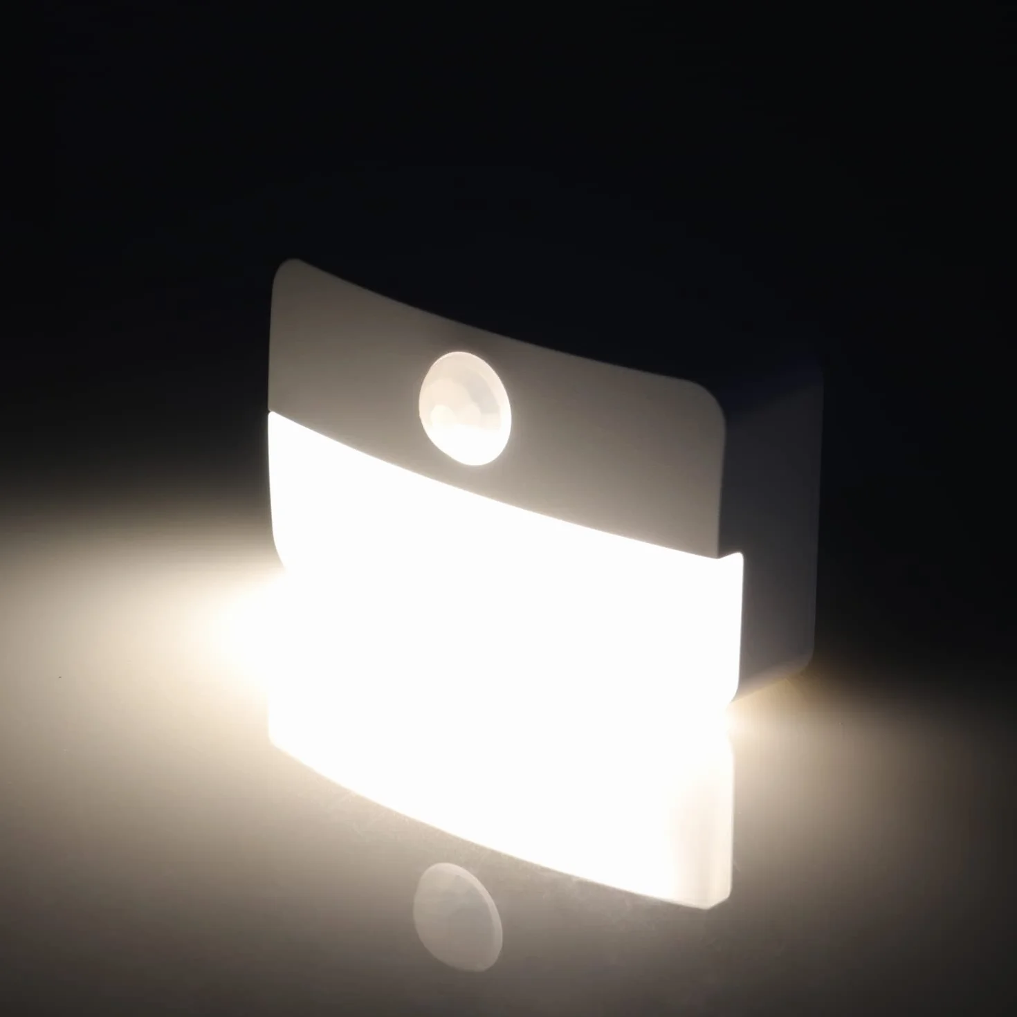 da LIGHT lampka nocna z czujnikiem ruchu, zasilana bateriami, 6 sztuk oświetlenia schodów LED, światło do szafy, automatyczne włączanie/wyłączanie, światło z czujnikiem 3000 K, ciepła biel, do