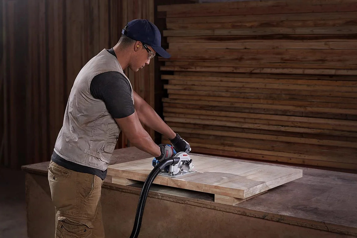 Bosch Professional: pilarka tarczowa GKS 600 (1 200 W, głębokość cięcia 55 mm, 1 tarcza, opakowanie kartonowe)