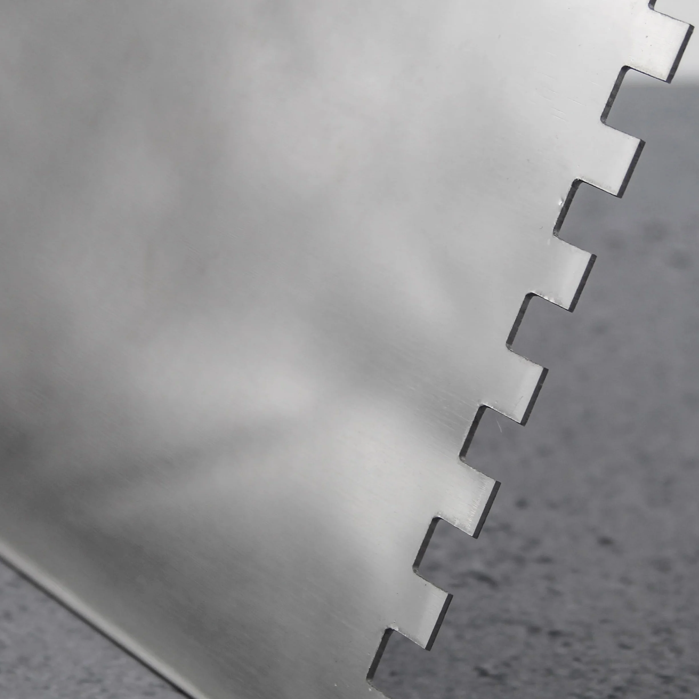 Paca zębata Faithfull Soft-Grip do nakładania kleju na podłogę/ścianę, ostrze ze stali nierdzewnej, 280 x 115 mm (11 x 4,5 cala) – ząbki 6 mm