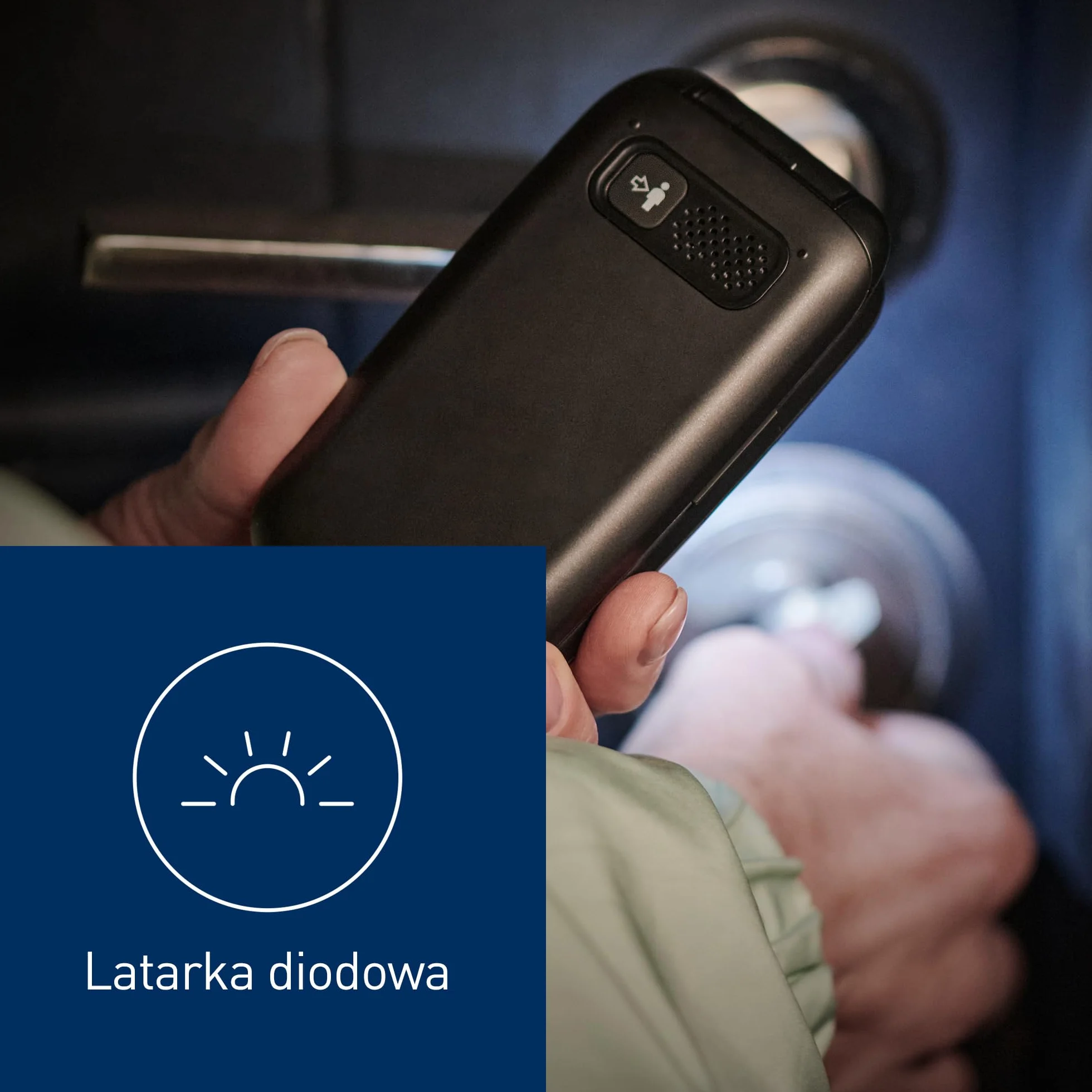 Panasonic KX-TU550 telefon dla seniora z klapką (duży ekran 2,8", aparat 1,2 MP, Clear Voice VoLTE, połączenia priorytetowe, tryb głośnomówiący), czarny