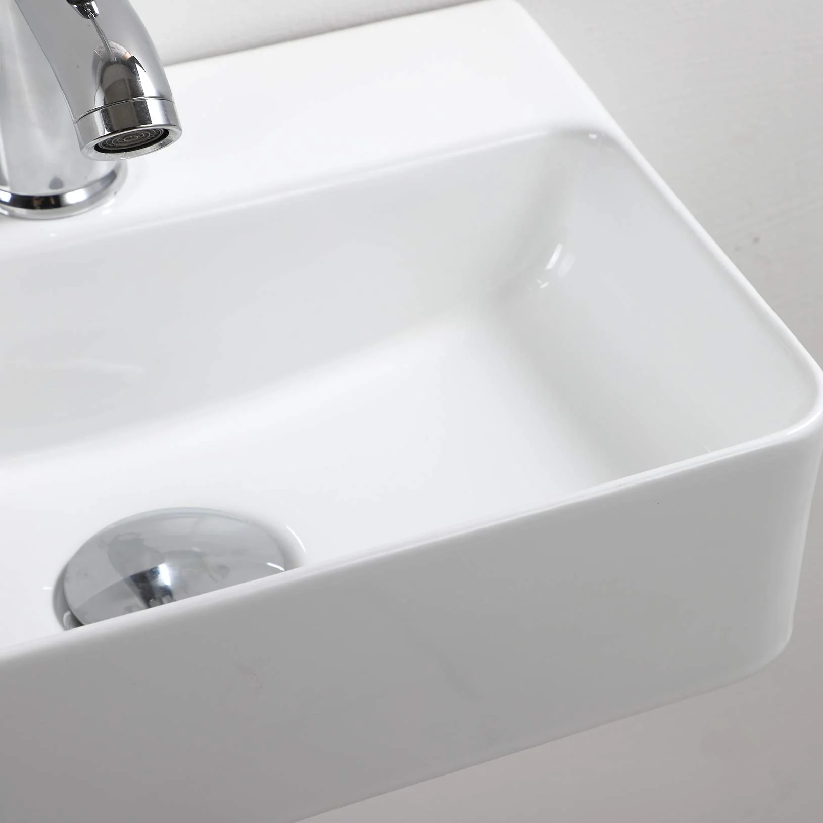 Biała ceramiczna, prostokątna, kompaktowa umywalka łazienkowa montowany na ścianie, do małej szatni, łazienki, 365 x 250 x 105 mm (styl 1)