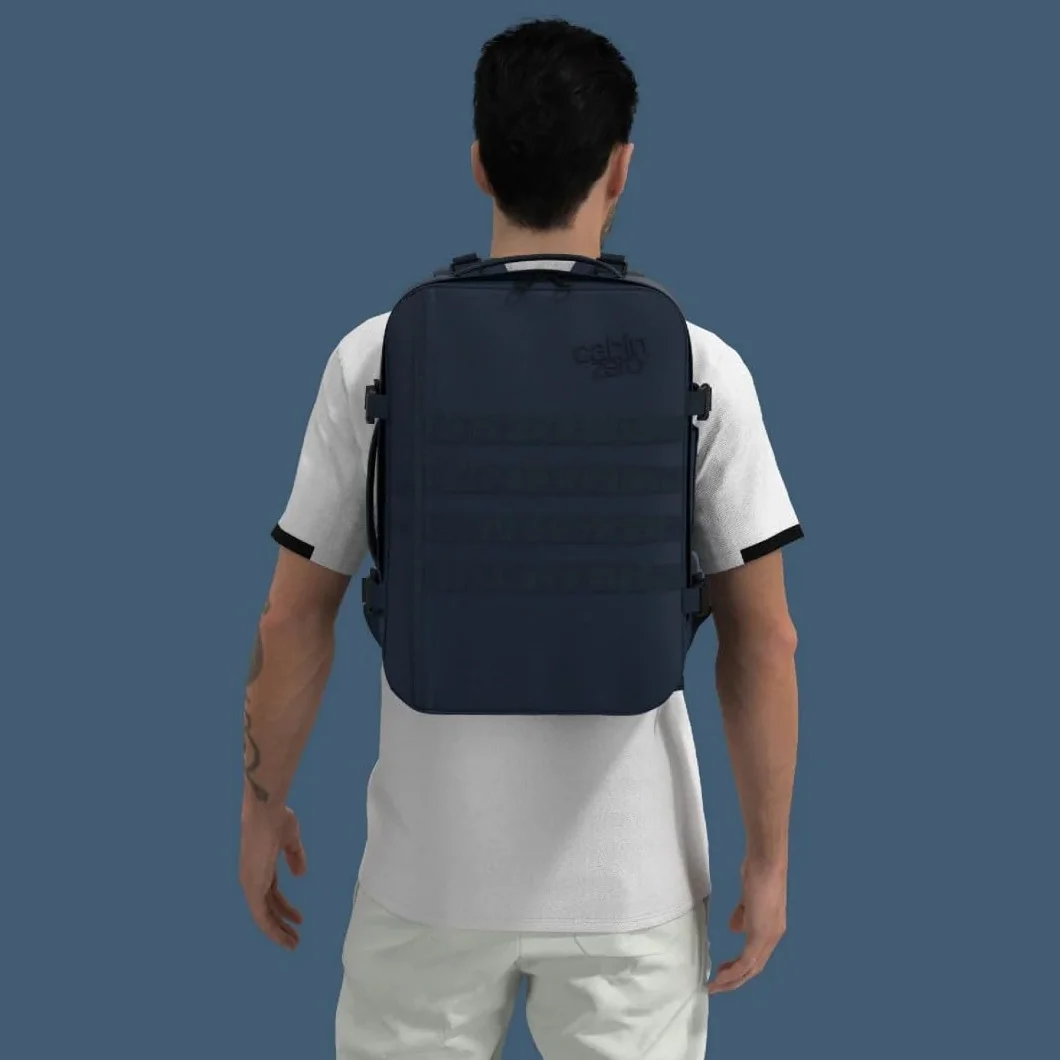 CABINZERO Military 28L Ultra Light Cabin Bag z Luggage Tracker Navy
