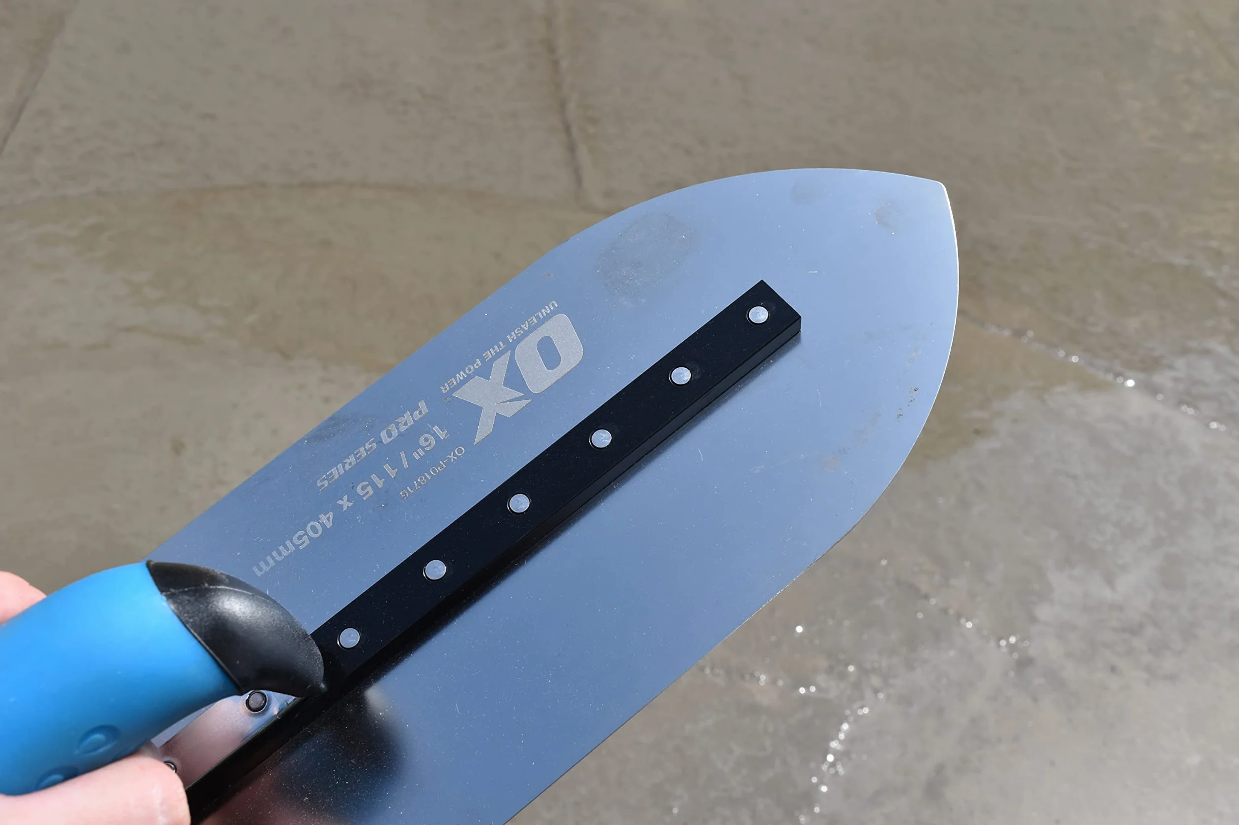 OX kielnia punktowa - Pro podłogowa kielnia ze stali nierdzewnej - miękki uchwyt z uchwytem Dura-Grip - wielokolorowa - 400 mm