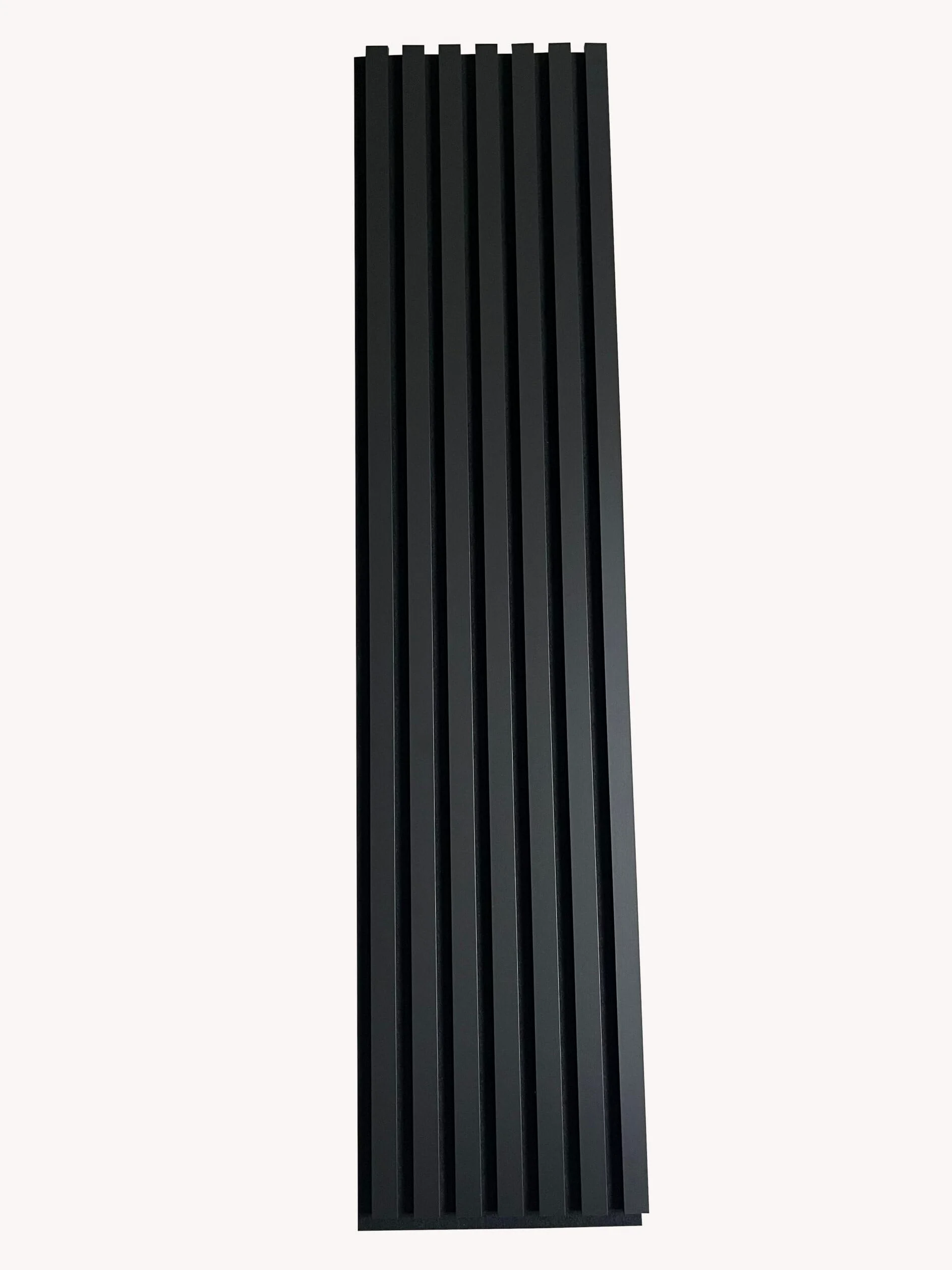 Zestaw 4 Sztuk Akustycznych Paneli Ściennych Na Czarnym Filcu 30x132 cm Czarny Mat 3D Panele Dekoracyjne Wykończenie MDF W Okleinie Drewnopodobnej I Filc Akustyczny
