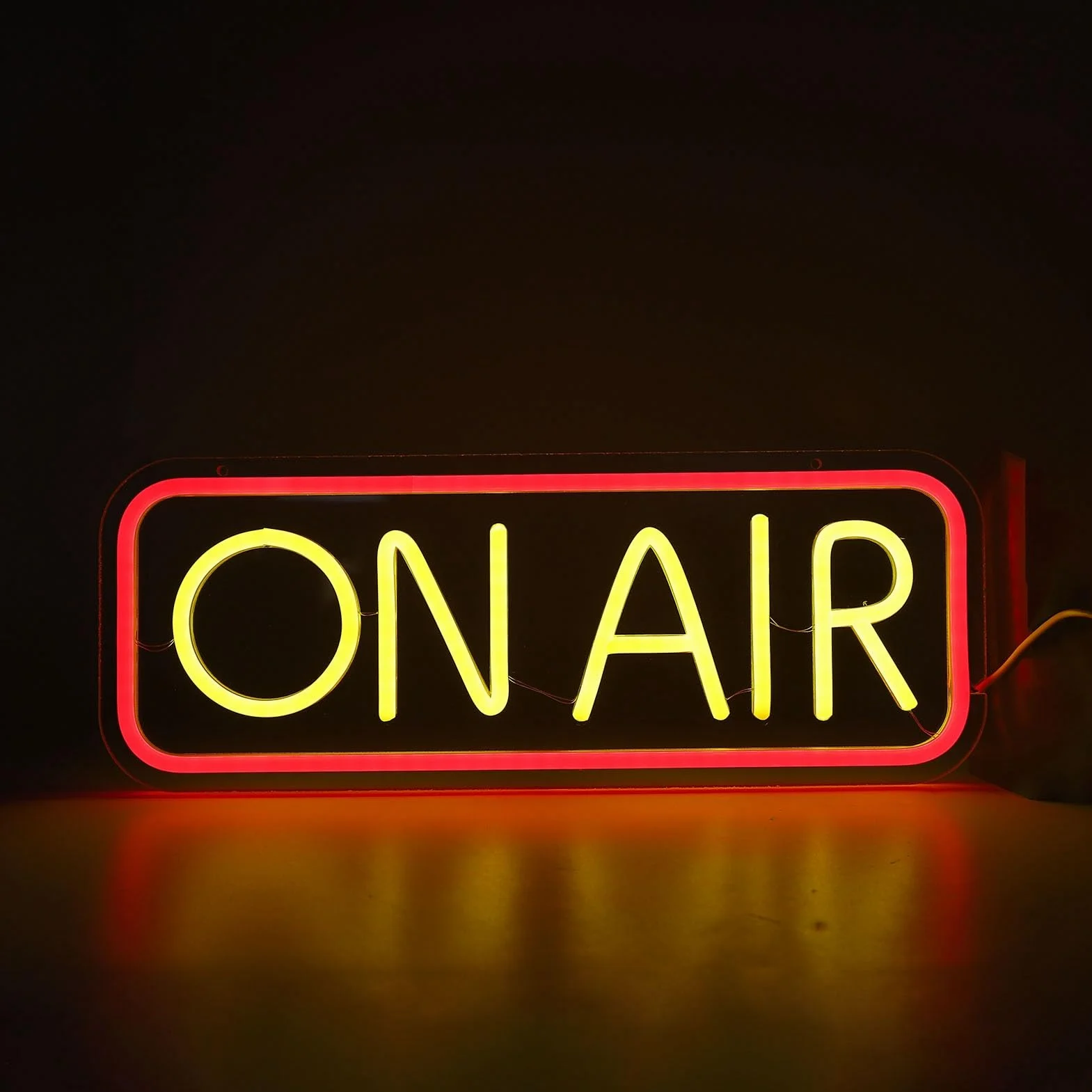 On Air Neon Znak do Wystroju ściennego Pokoju na żywo - LIGEJ STUDIO STUDIO, Znak LED 40x15 Cm