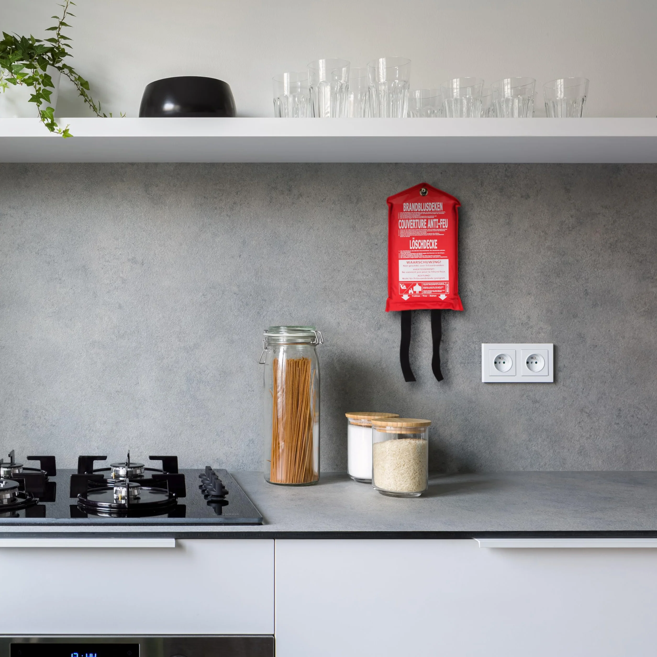 Smartwares Koc gaśniczy – 100 x 100 cm – ściereczka z włókna szklanego – do pierwszej pomocy – w zestawie torba ochronna z oczkiem do zawieszenia – zgodnie z EN1869:1997-10.014.60