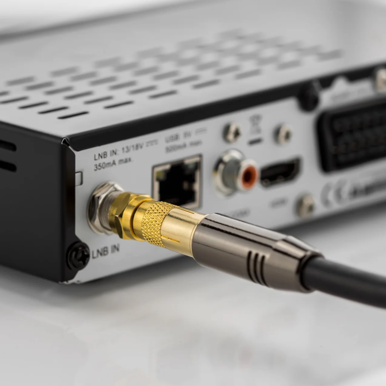 deleyCON Adapter Anteny Satelitarnej 2 Sztuki Złącze F do IEC Pozłacany