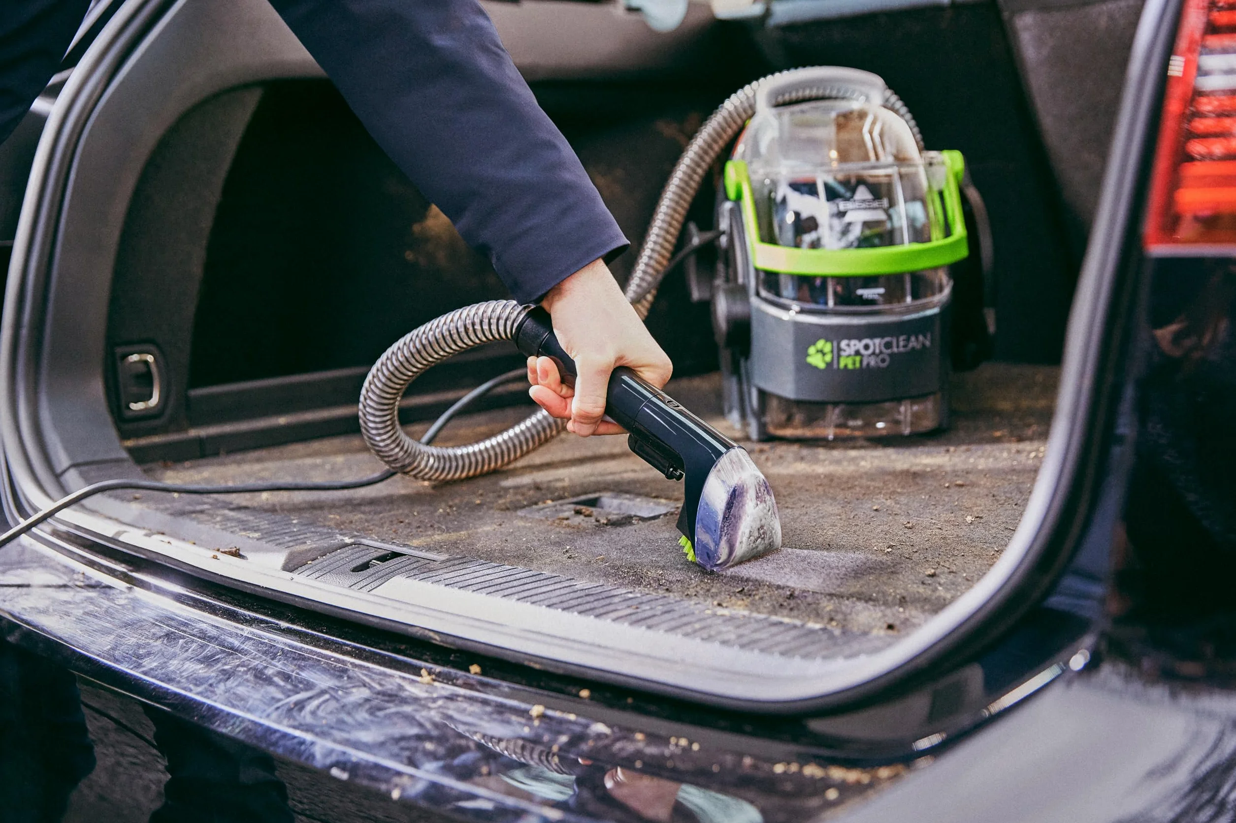 BISSELL SpotClean Pet Pro, Odkurzacz Piorący do Tapicerki, Idealny dla Właścicieli Zwierząt, Odkurzacz do Prania Dywanów, Tapicerki, Samochodów, Kanapy i Innych Powierzchni, Mocny Silnik 750W, 15585