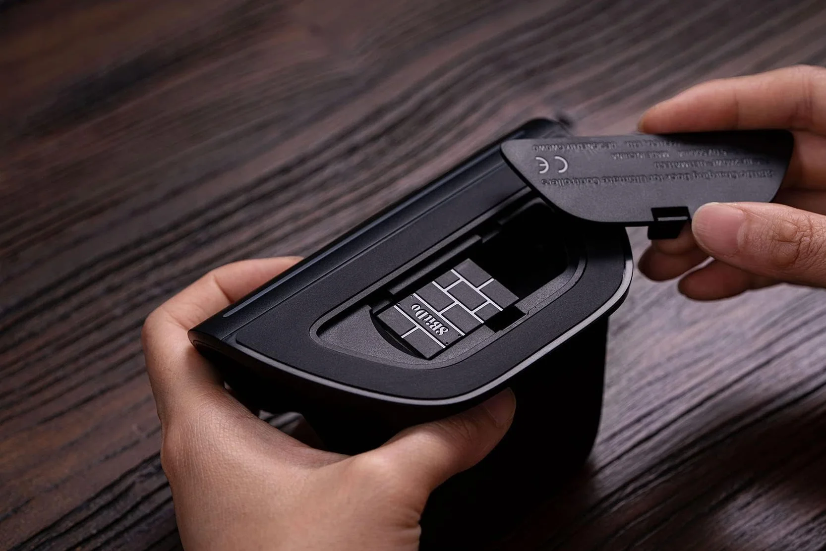 8Bitdo Ultimate Bluetooth i Kontroler 2.4g Ze Stacją ładującą Godziny Gry 22, Bezprzewodowy Kontroler Przełączników Kontroler Gier Kabel USB Gamepad do Przełącznika i Systemu Windows (Czarny)