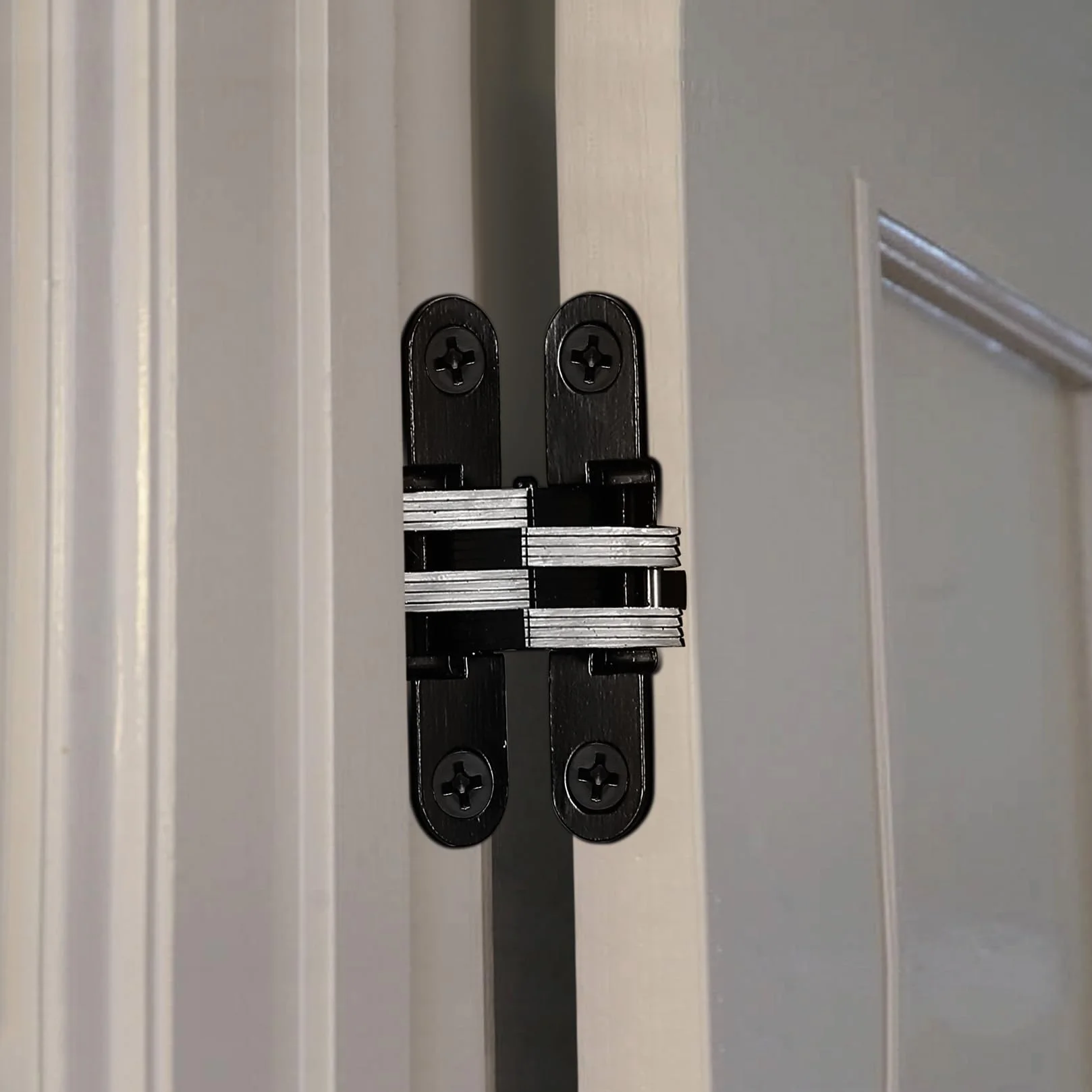 2 szt. ukrytych zawiasów drzwiowych, ukryty zawias, 180 stopni, niewidoczny czarny metal, 3-kierunkowe regulowane zawiasy doczołowe do komercyjnych zawiasów do drzwi przemysłowych, z 8 śrubami