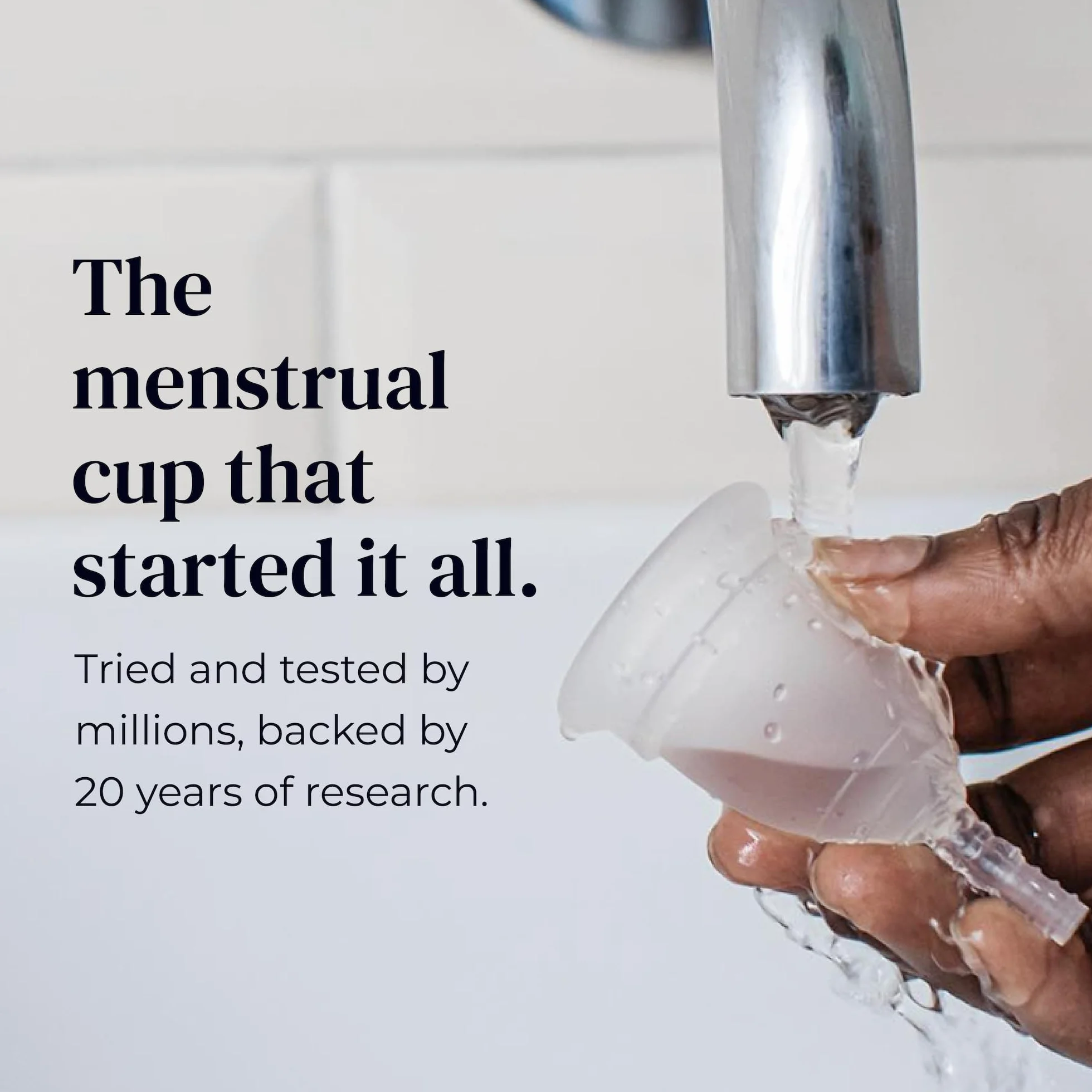 Mooncup Oryginalny silikonowy kubeczek menstruacyjny, wielokrotnego użytku, ultramiękki i łatwy w użyciu, idealny na obfite krwawienia, rozmiar A, wiek 30+ lub porodzie naturalnym (opakowanie 1 szt.)