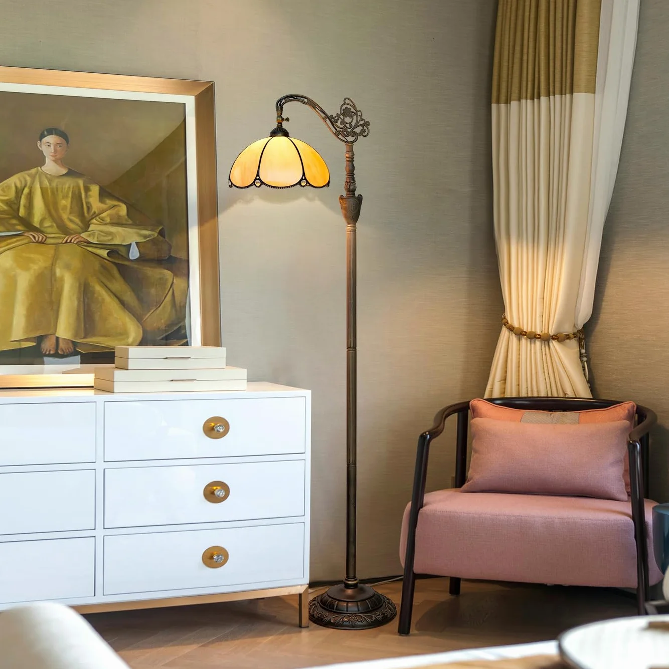 Tiffany Lampa stojąca z regulacją kąta witrażowego klosz w stylu rustykalnym z łabędzią szyją Lampa podłogowa Tiffany Style Stojąca lampa narożna 63 cale do domu salonu sypialni