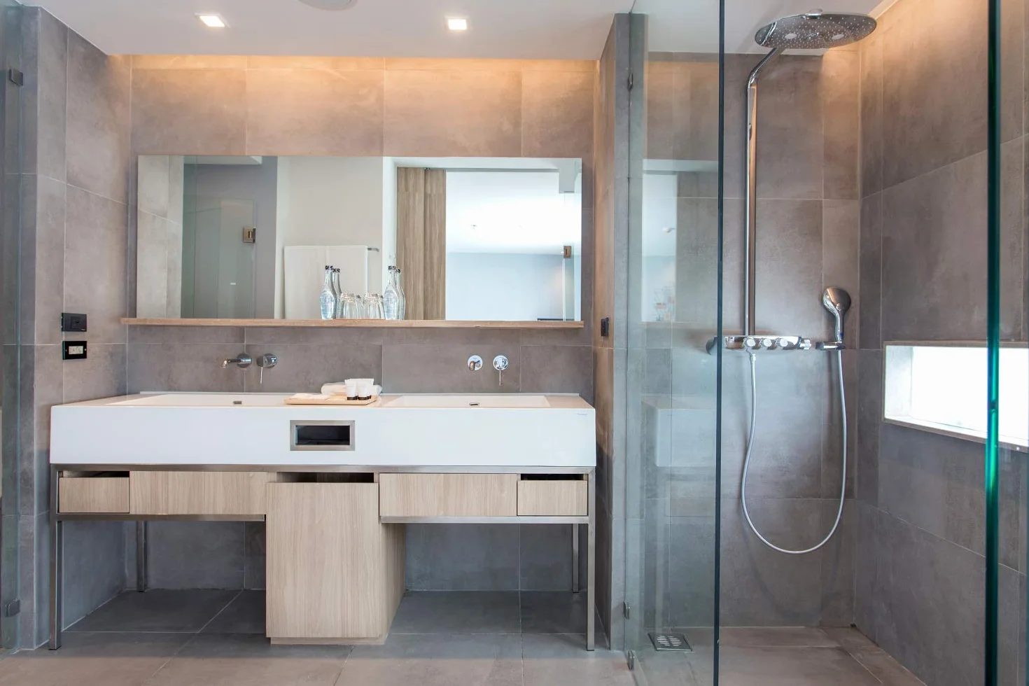 GROHE Essence 2-otworowa bateria umywalkowa Rozmiar M