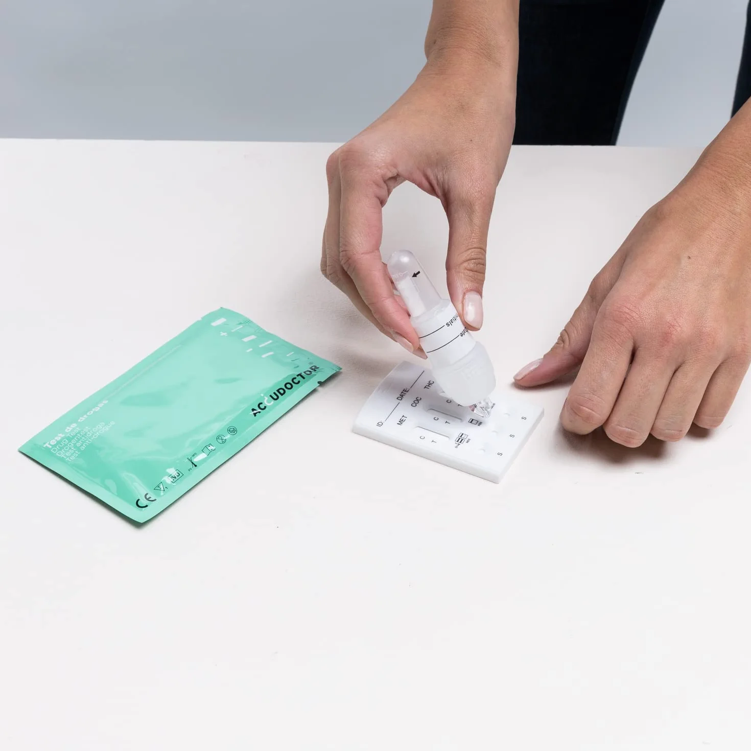 2 Test Accudoctor Multi Drugs Ślina 3 narkotyki: THC Konopie Marihuana, Kokaina i Amfetamina Antynarkotyk Test na narkotyki Szybkie wykrywanie detektora Test Multidrugs drug test kit