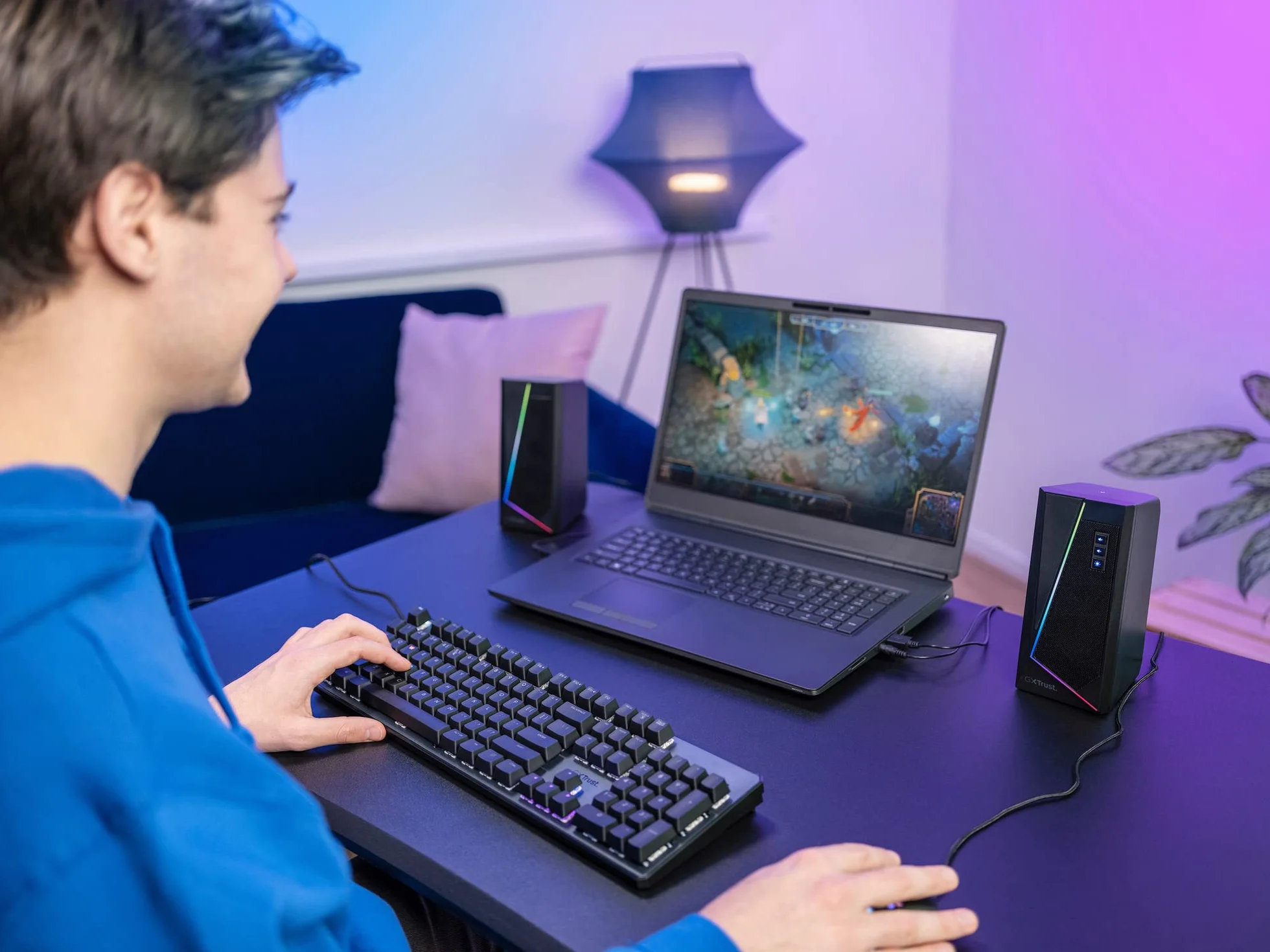 Trust Gaming GXT 609 Zoxa 2.0 głośniki PC stereo, moc szczytowa 12 W, zestaw podświetlanych głośników RGB, system dźwiękowy zasilany przez USB, 3,5 mm Aux, regulacja głośności, do PC i laptopa, czarny