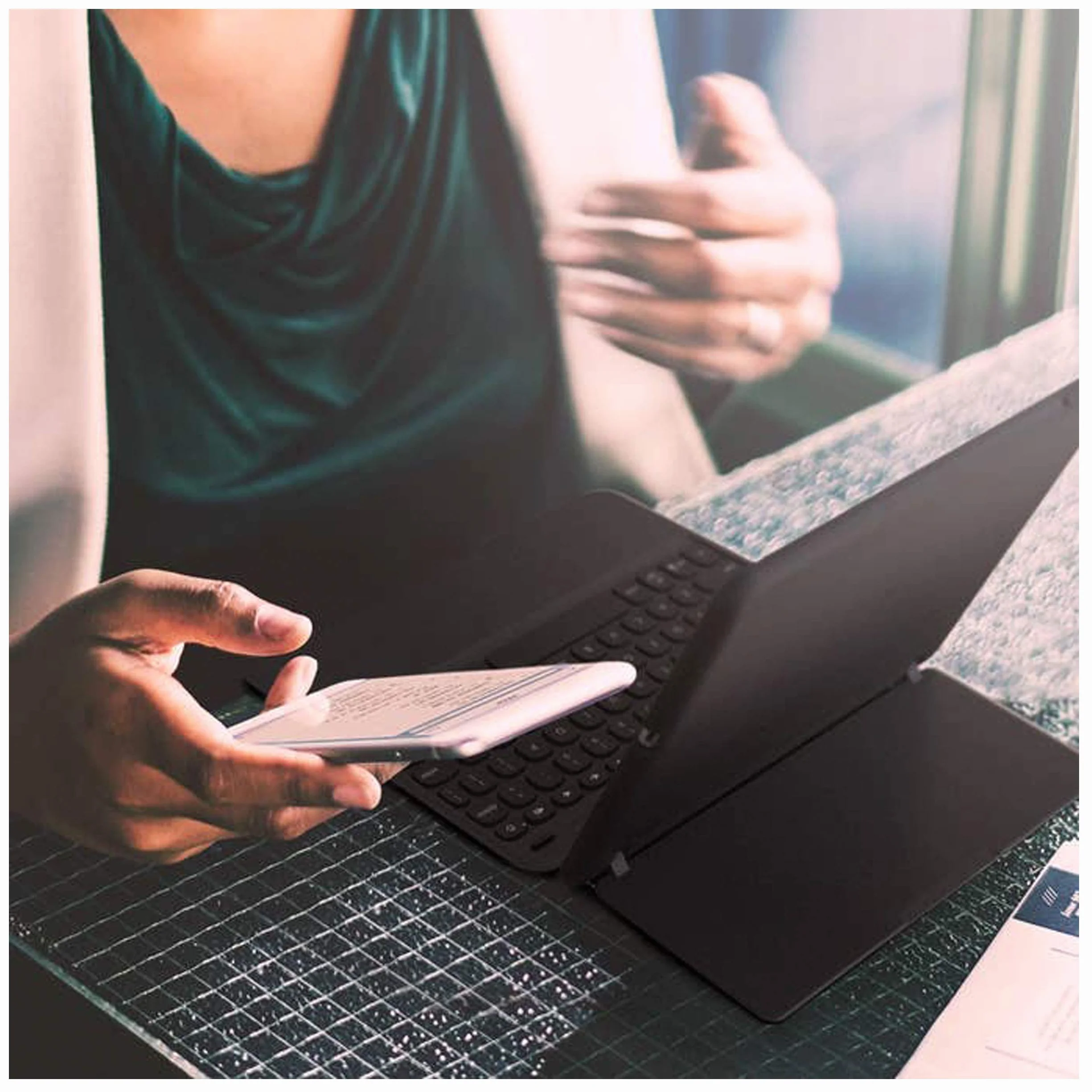 ZAGG Slim Book Go ultracienka klawiatura i zdejmowana osłona ochronna do iPada 24,6 cm (9,7 cala) (QWERTY)