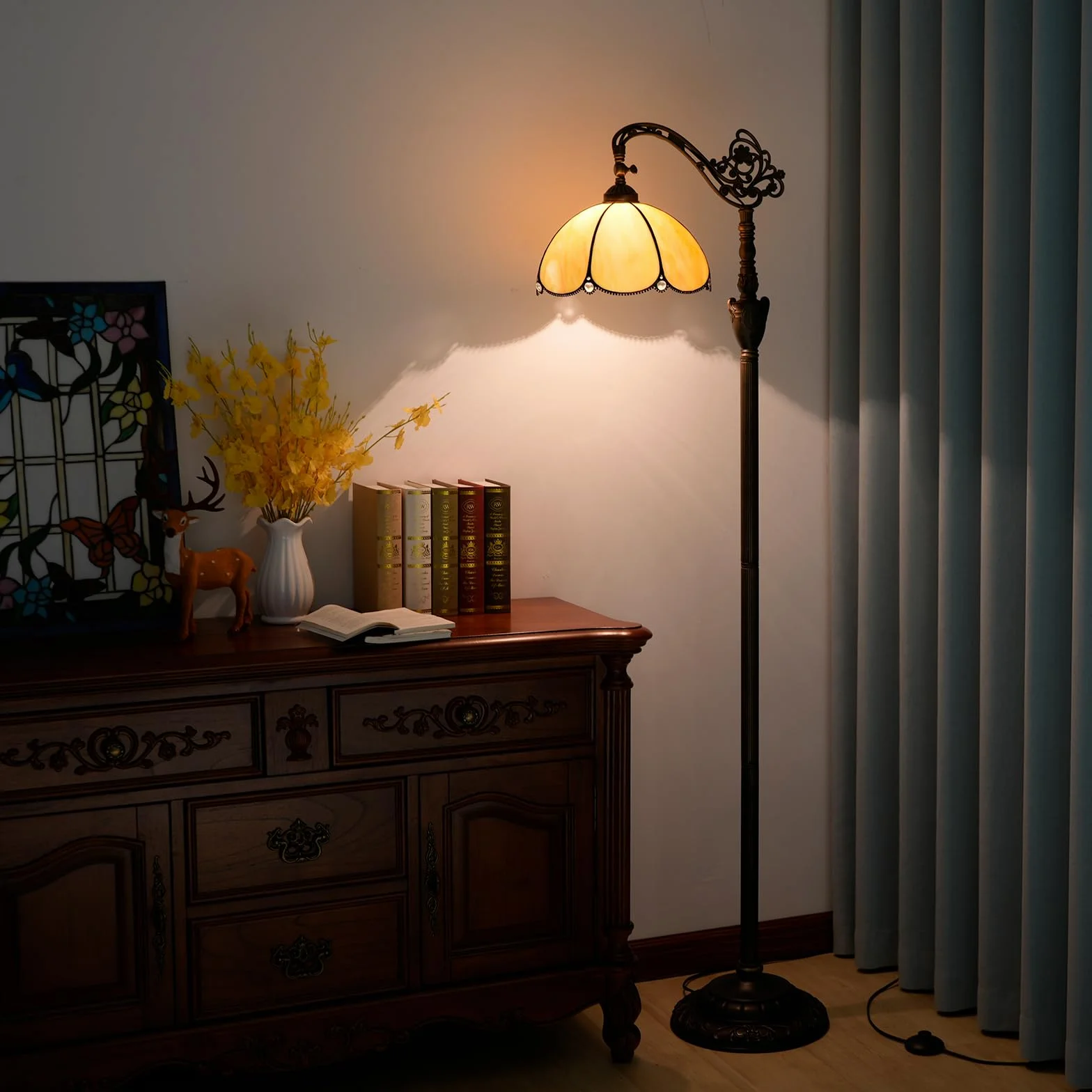Tiffany Lampa stojąca z regulacją kąta witrażowego klosz w stylu rustykalnym z łabędzią szyją Lampa podłogowa Tiffany Style Stojąca lampa narożna 63 cale do domu salonu sypialni