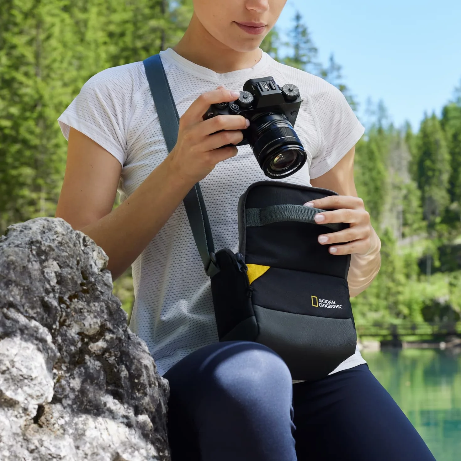 National Geographic Torba na aparat NG E1 2360, mała, czarna, ultralekka