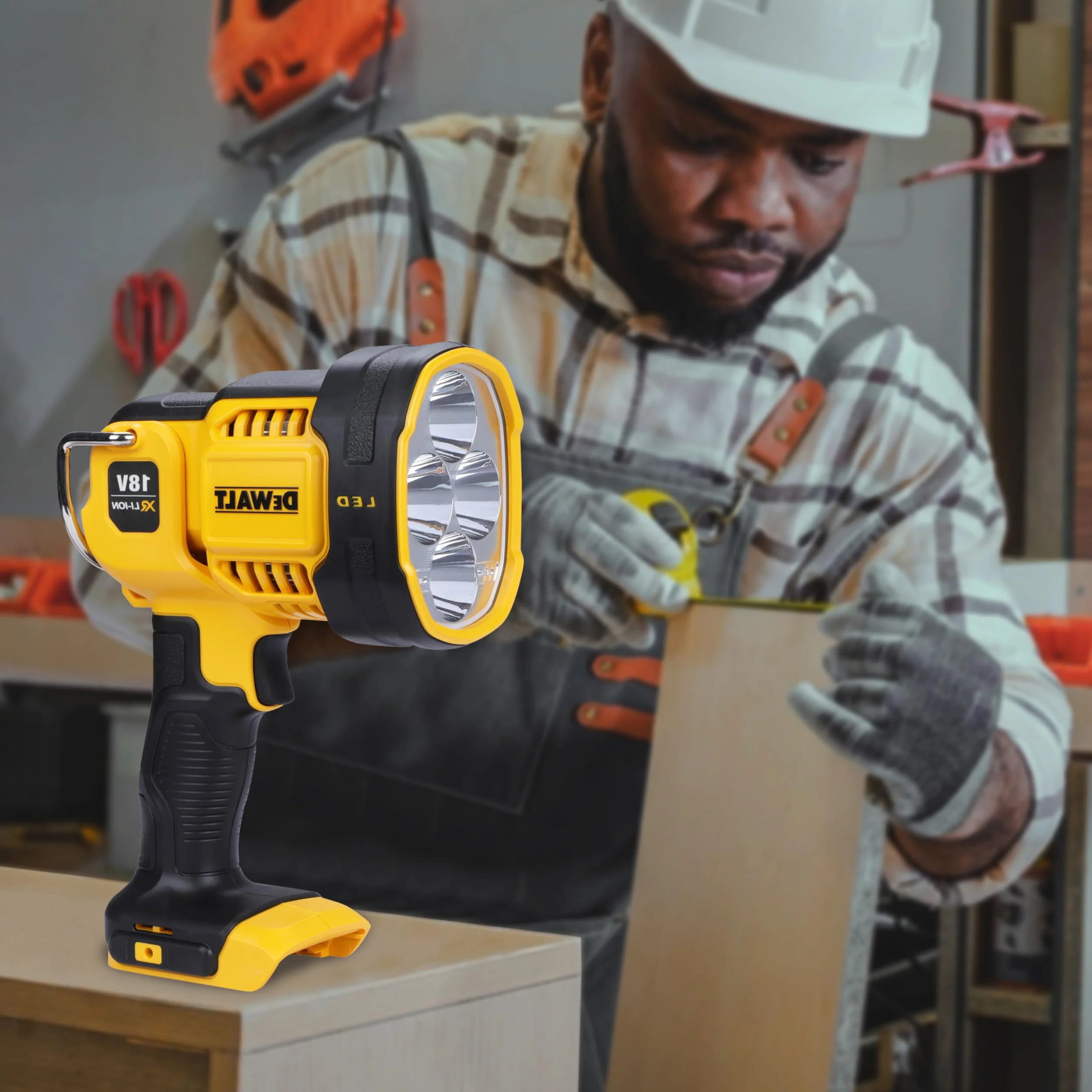 DEWALT Latarka LED 18V 1000 lumenów XR Bez Ładowarki Akumulatora