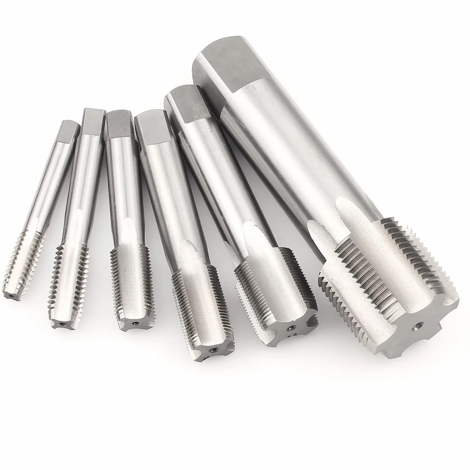 Gwintownik UN 2.5-1.3 cm-8, HSS 1-1/2X8 UN Tap Right Hand | Gwintownik prosty 1-1/2-8, wykonany ze stali szybkotnącej M2, odpowiedni do gwintowania metali.