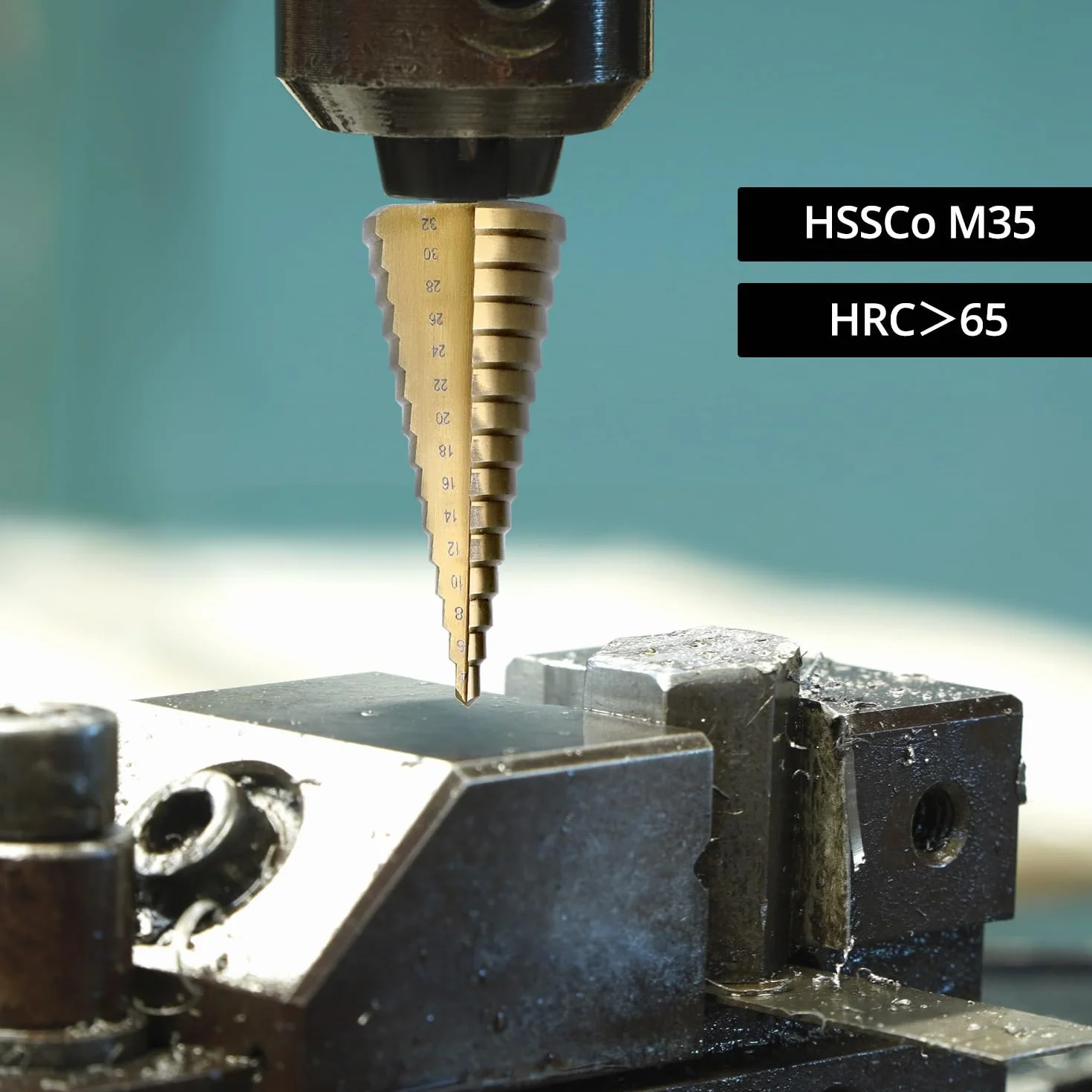 QWORK HSS-Co/M35 stopniowe wiertło 4-32 mm, solidne wiertło stożkowe do stali nierdzewnej/żelaza/aluminium/plastiku/drewna - 9,5 mm trójkątny trzpień