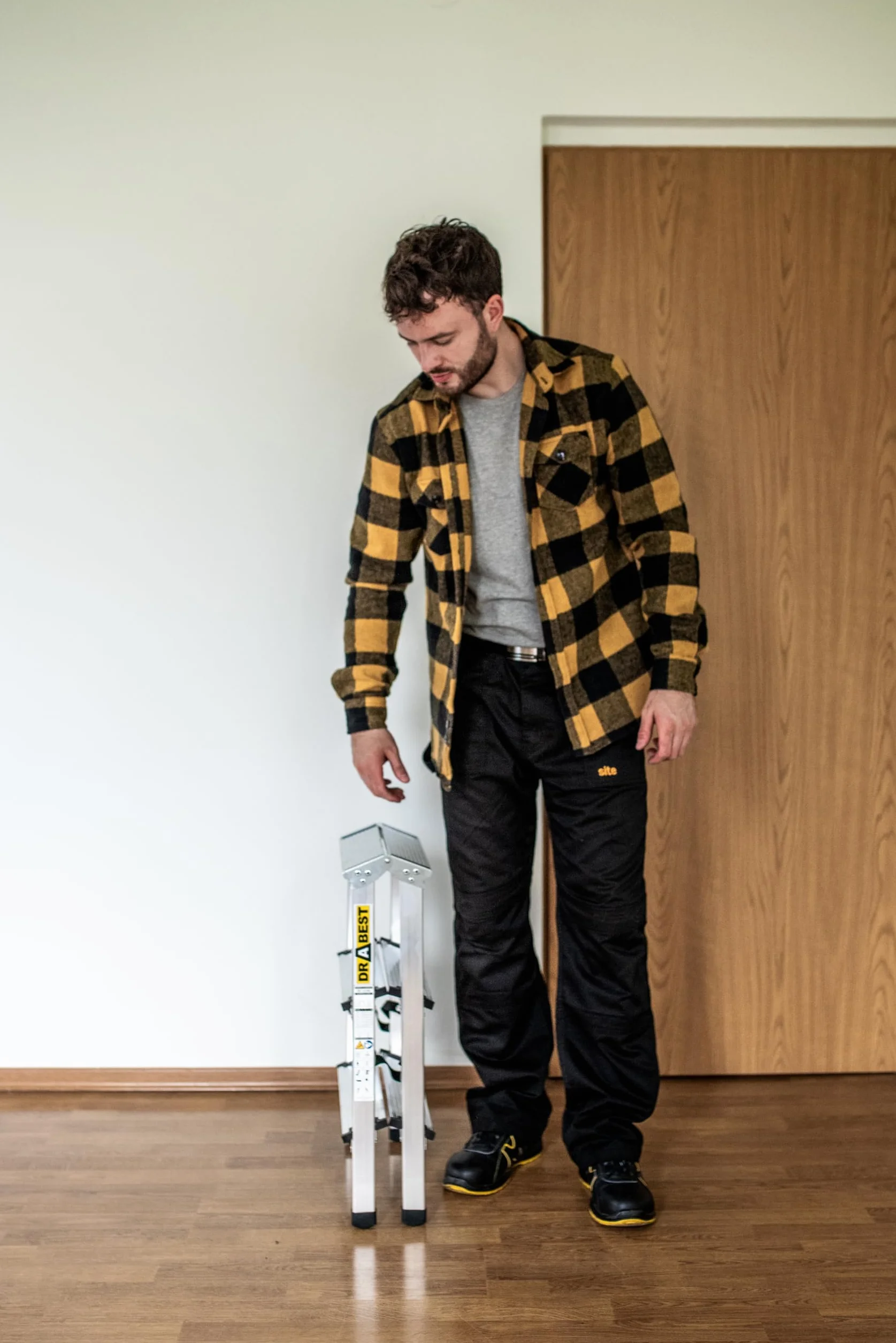 Drabest 3-Stopniowa Aluminiowa Dwustronna Drabina Do Użytku Domowego O Udźwigu 125 Kg - Drabina Z Platformą Roboczą - Drabiny Wielofunkcyjne - Drabiny 3-Stopniowe - 41 X 63 X 16 Cm