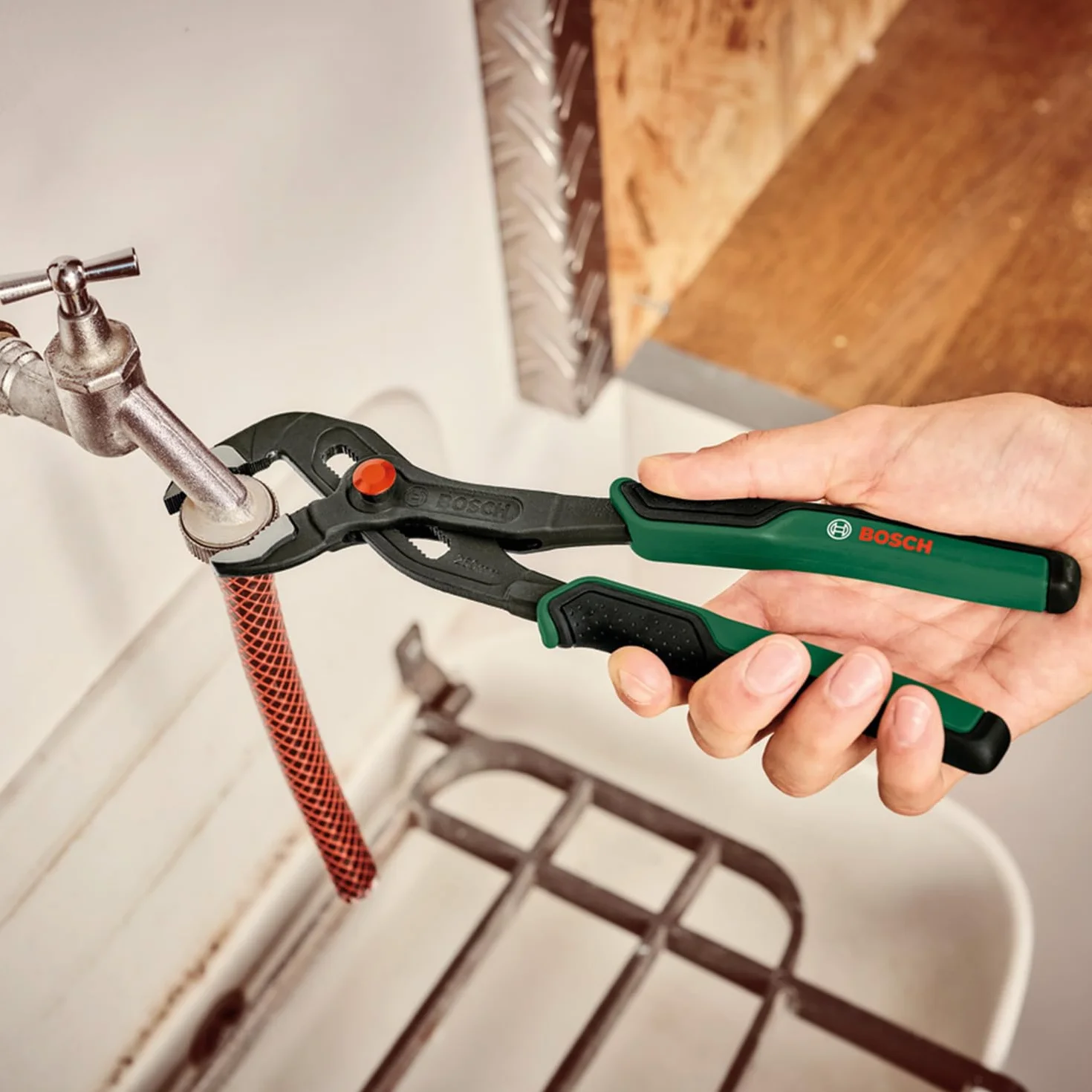 Bosch 4-częściowy zestaw szczypiec (4 pary, szczypce boczne, kombinerki, szczypce długie, klucz nastawny, ergonomiczne uchwyty z miękką okładziną Softgrip, niklowana powierzchnia)