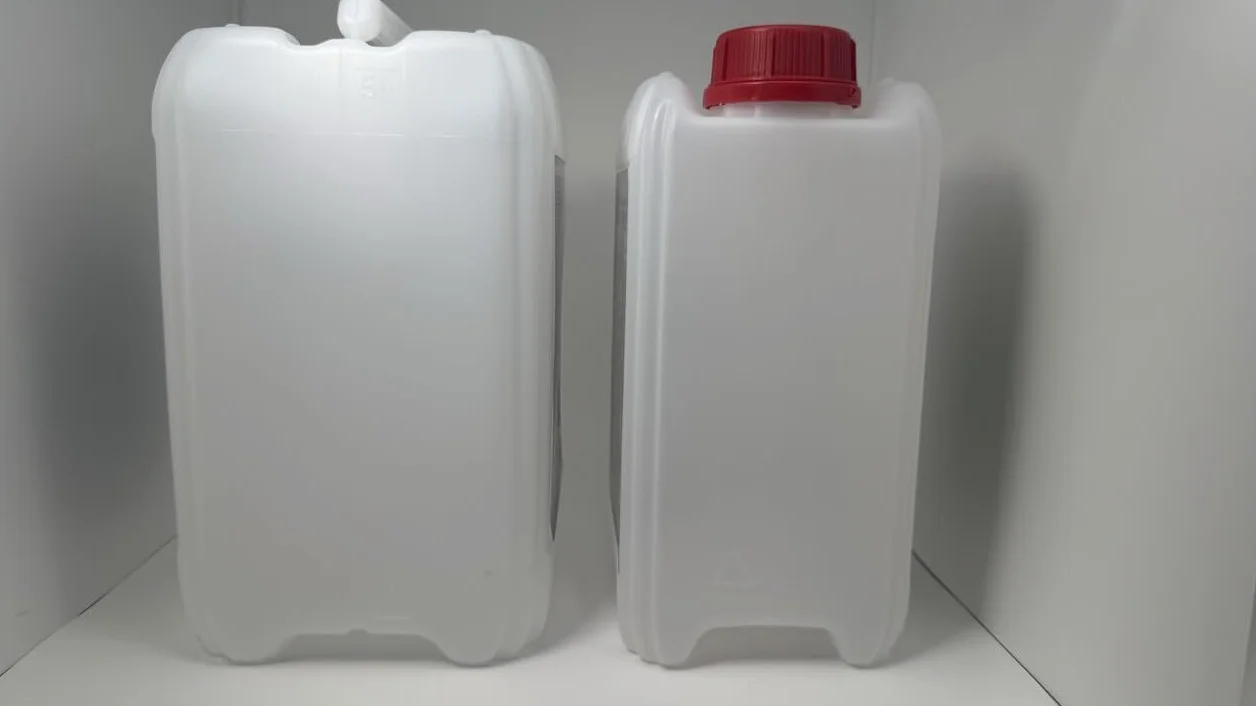 Żywica epoksydowa EpoxyPlast 100P CoasterCast UV+ 15,0 kg, bezbarwna i bez pęcherzyków powietrza, maksymalna ochrona przed promieniowaniem UV, nie zawiera BPA, nietoksyczna, nadaje się do podstawek z