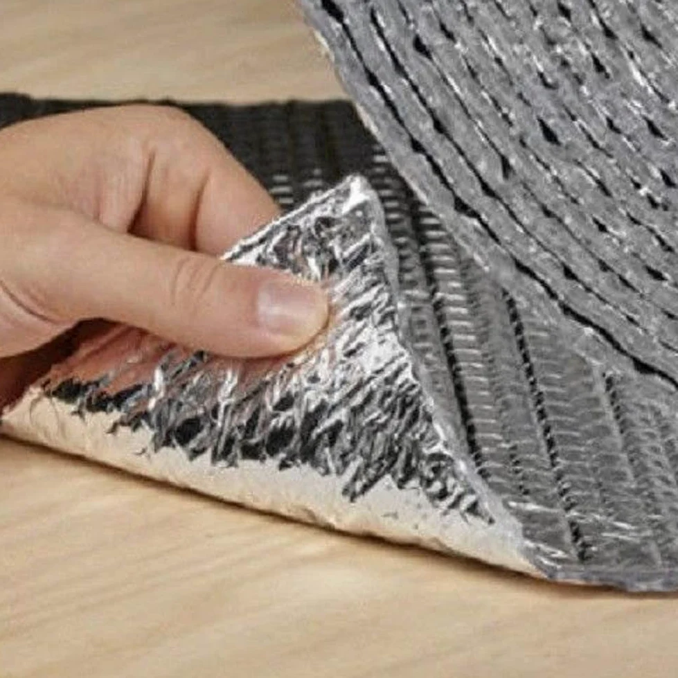 Samoprzylepna aluminiowa folia bąbelkowa rolka izolacyjna odbijająca ciepło szopa izolator drzwi garażowych 1 x 8 m