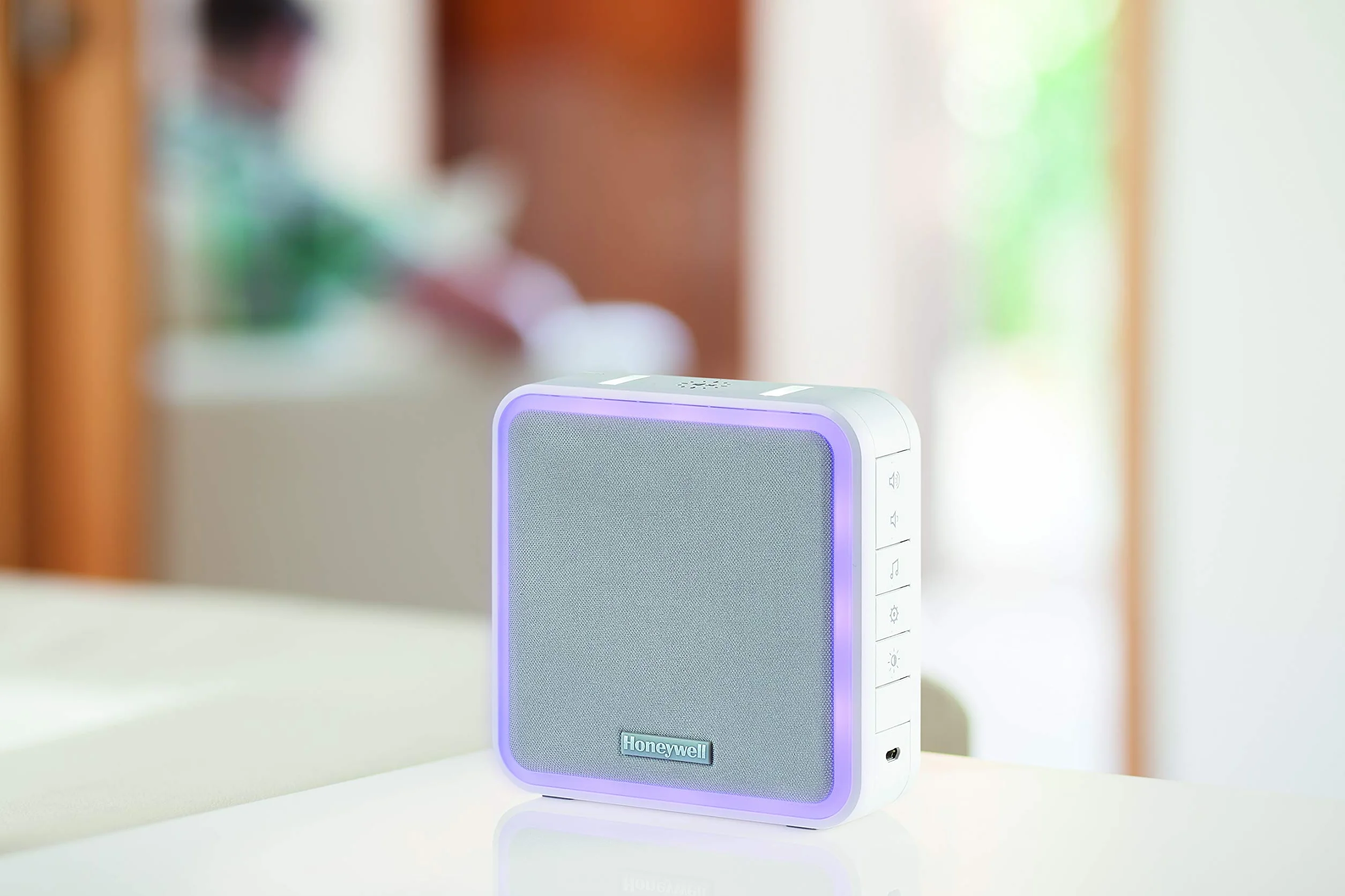 Honeywell Home DC915N Series 9 przenośny, bezprzewodowy dzwonek LED z przyciskiem (biały)