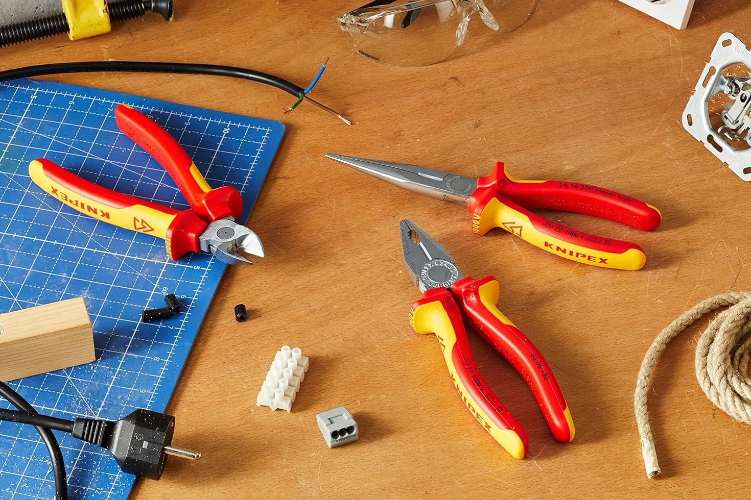 KNIPEX Zestaw szczypiec izolowanych Elektro Set 03 06 180 26 16 200 70 06 160 00 20 12