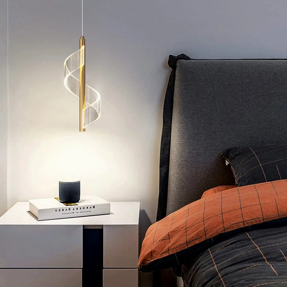 Złota spiralna lampa wisząca, mini lampka nocna wisząca, nowoczesny żyrandol LED, aluminiowe długie lampy wiszące ze skręconym akrylowym kloszem, 3 tryby kolorów oświetlenia Drop Lights