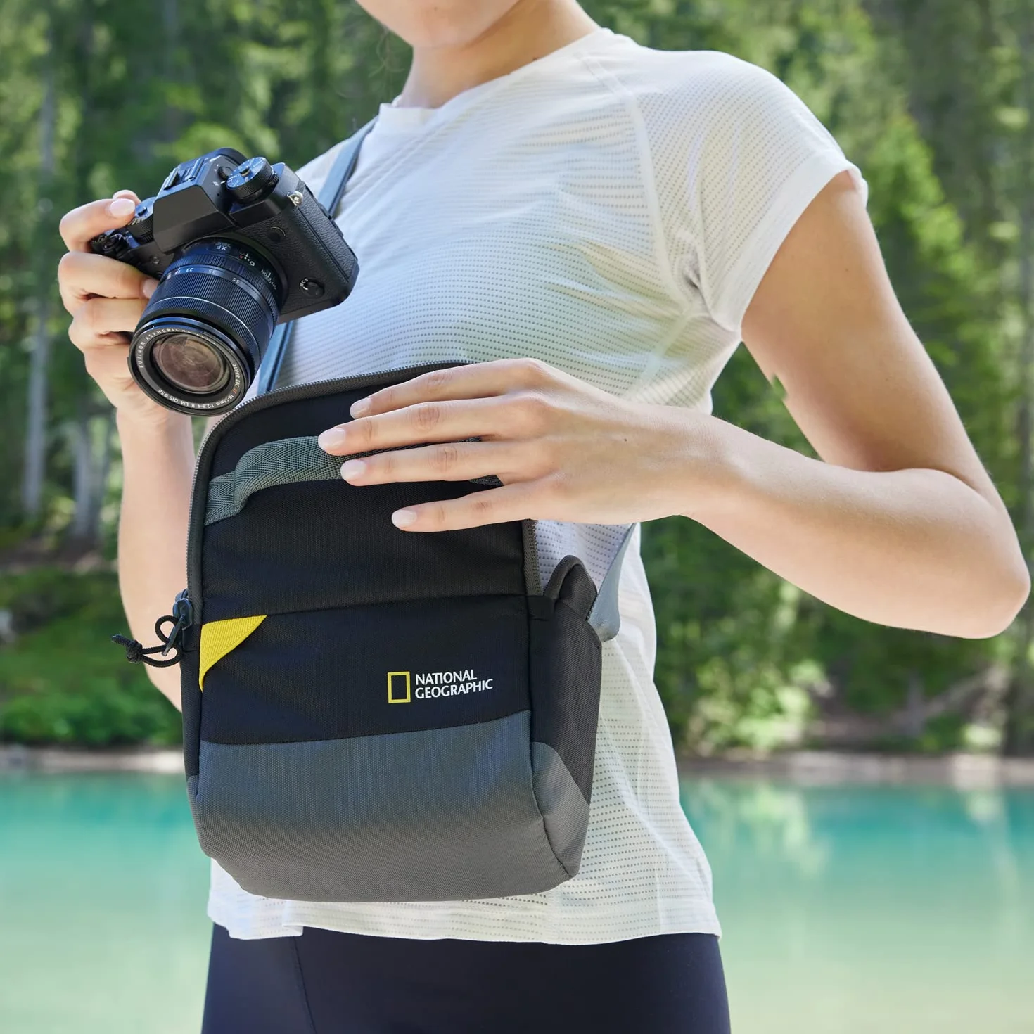 National Geographic Torba na aparat NG E1 2360, mała, czarna, ultralekka