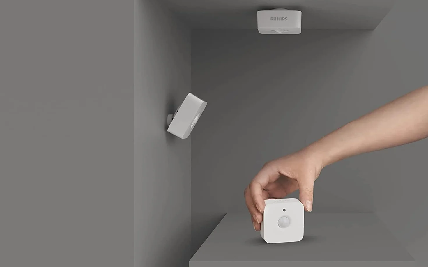 Philips Hue Inteligentny czujnik ruchu wewnętrzny, inteligentne sterowanie oświetleniem, szeroki kąt widzenia, automatyczne działanie, łatwy montaż