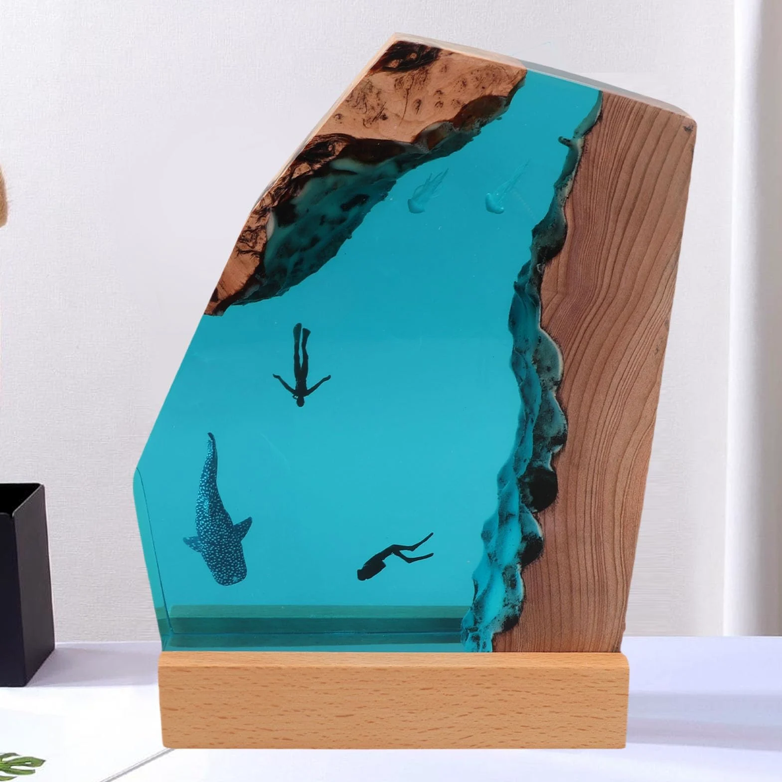 Ocean Diver Whale Lampka Nocna Ręcznie Robiona żywica Dekoracja na Biurko do Dekoracji Wnętrz Prezent dla Pokoju Dziecięcego