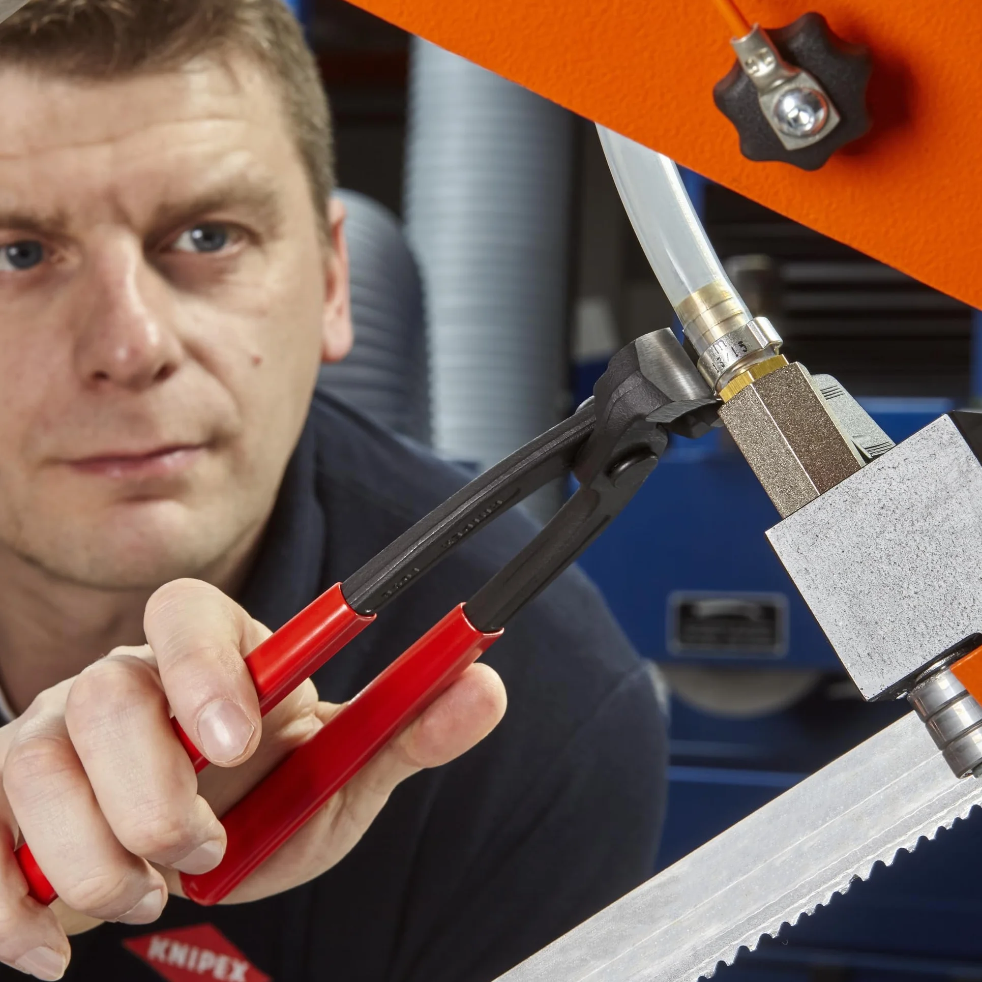 KNIPEX Szczypce do obejm z uchem z tworzywa sztucznego, powlekane 220 mm, 10 98 I220