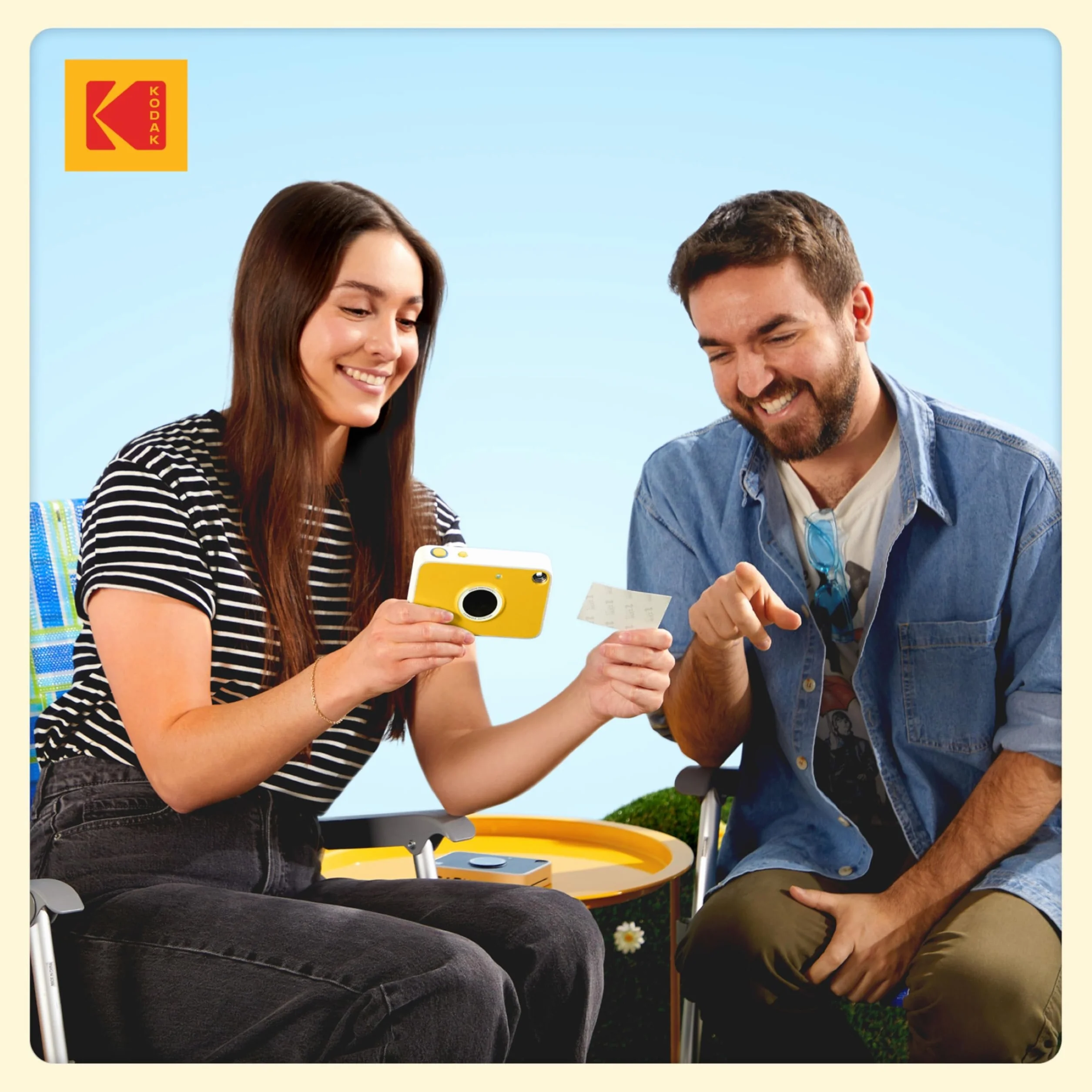 KODAK Printomatic+ 10MP Kolorowy Aparat Natychmiastowy Zestaw Prezentowy z Etui, Papierem Zink 20 ark., Albumem i Naklejkami – Żółty