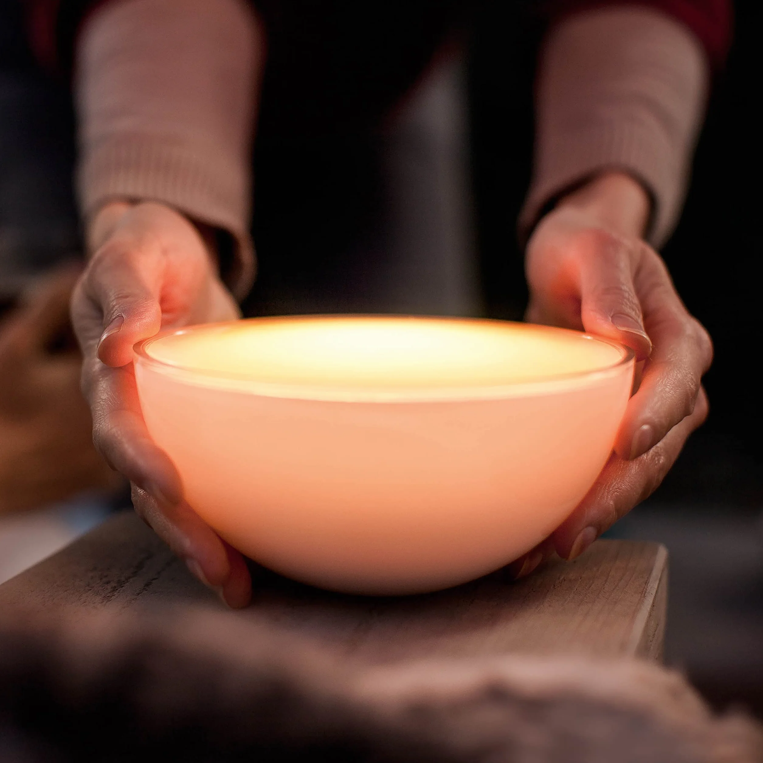 Philips Hue Go v2 White and Color Ambiance Lampa stołowa LED, Smart LED z Paletą 16 mln Kolorów i Możliwością Ściemniania, Inteligentne Oświetlenie z Aplikacją Amazon Alexa (Echo, Echo Dot)