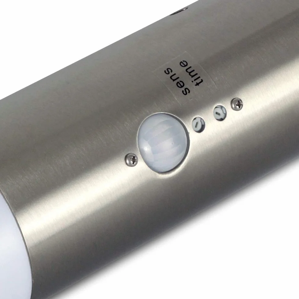 Kwazar Luminaire - Lampa Zewnętrzna z Czujnikiem Ruchu i Zmierzchu - Kinkiet Zewnętrzny Ścienny - Nowoczesny Design, do Użytku Zewnętrznego, 230V, E27, Maks. 50W, IP44, MEFEZ-S Srebrna